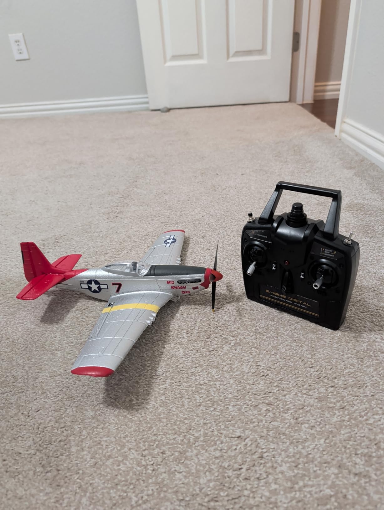 LEAMBE 4 Channel RC Plane, Ready to Fly Aerobatic Aircraft, Easy Control for Beginners, P51 Mustang RC Airplane Best Gift for Adults customer photo 1