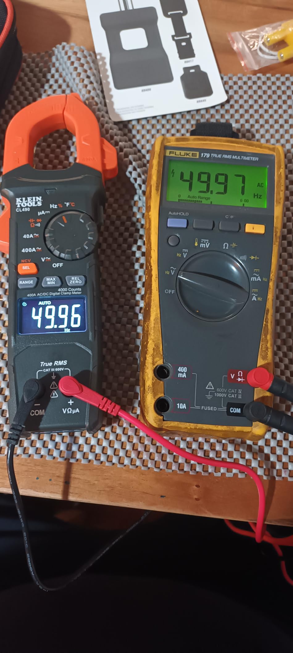 Klein Tools CL390 AC/DC Digital Clamp Meter, Auto-Ranging, 400 Amp, NCVT Tester, Hi-Viz LCD Display, TRMS, Continuity Resistance, Temperature and More customer photo 1