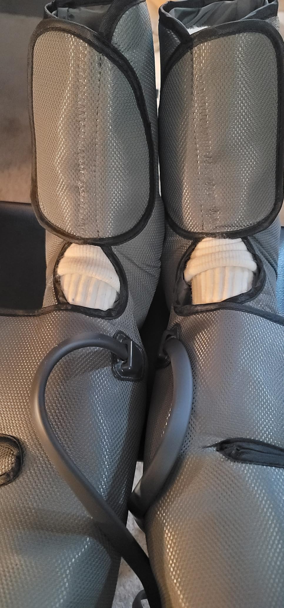 Nekteck Leg Compression Massager for Circulation and Relaxation, FSA Eligible Foot and Calf Massage Machine 2 Modes 3 Intensities with Hand-held Controller customer photo 1