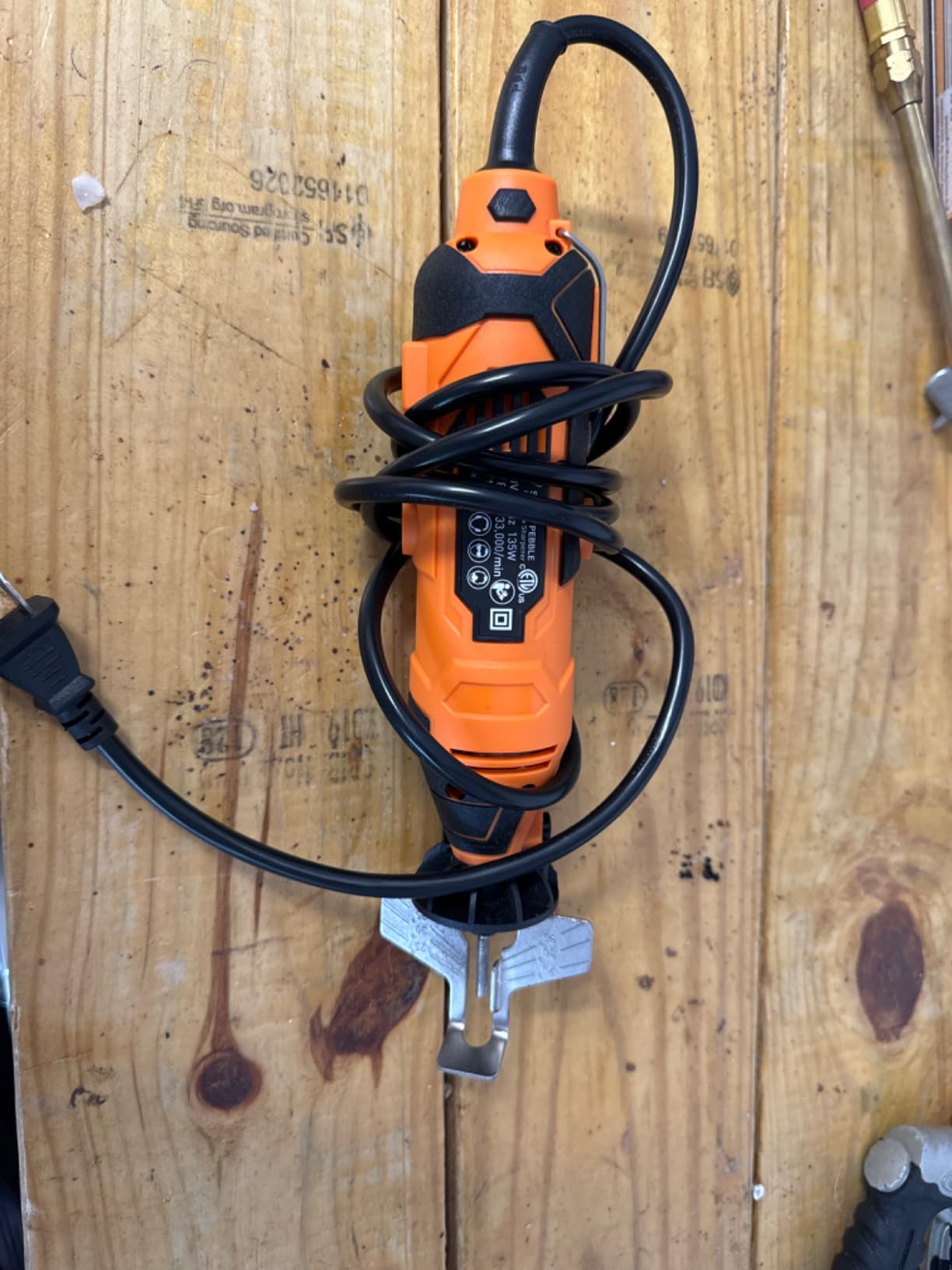 Sharp Pebble Electric Chainsaw Sharpener Kit - Comes with Chain Saw Sharpener Tool, 4 File Size Sharpening Wheel Bits, Angle Attachment, Wrench & eBook customer photo 1