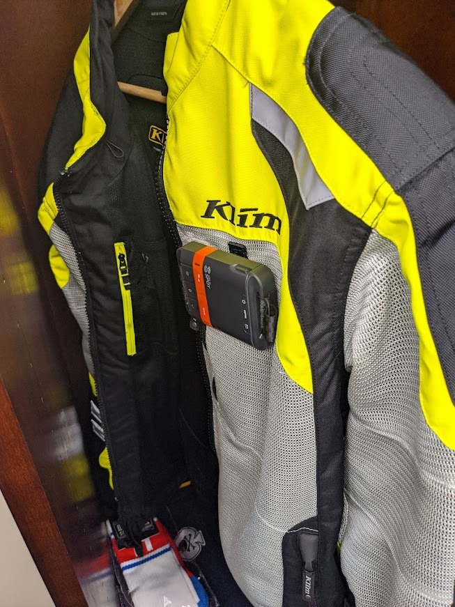 Spot Gen 4 Satellite GPS Messenger | Handheld Portable GPS Messenger for Hiking, Camping, Outdoor Activities | Globalstar Satellite Network Coverage | Subscription Applicable customer photo 2