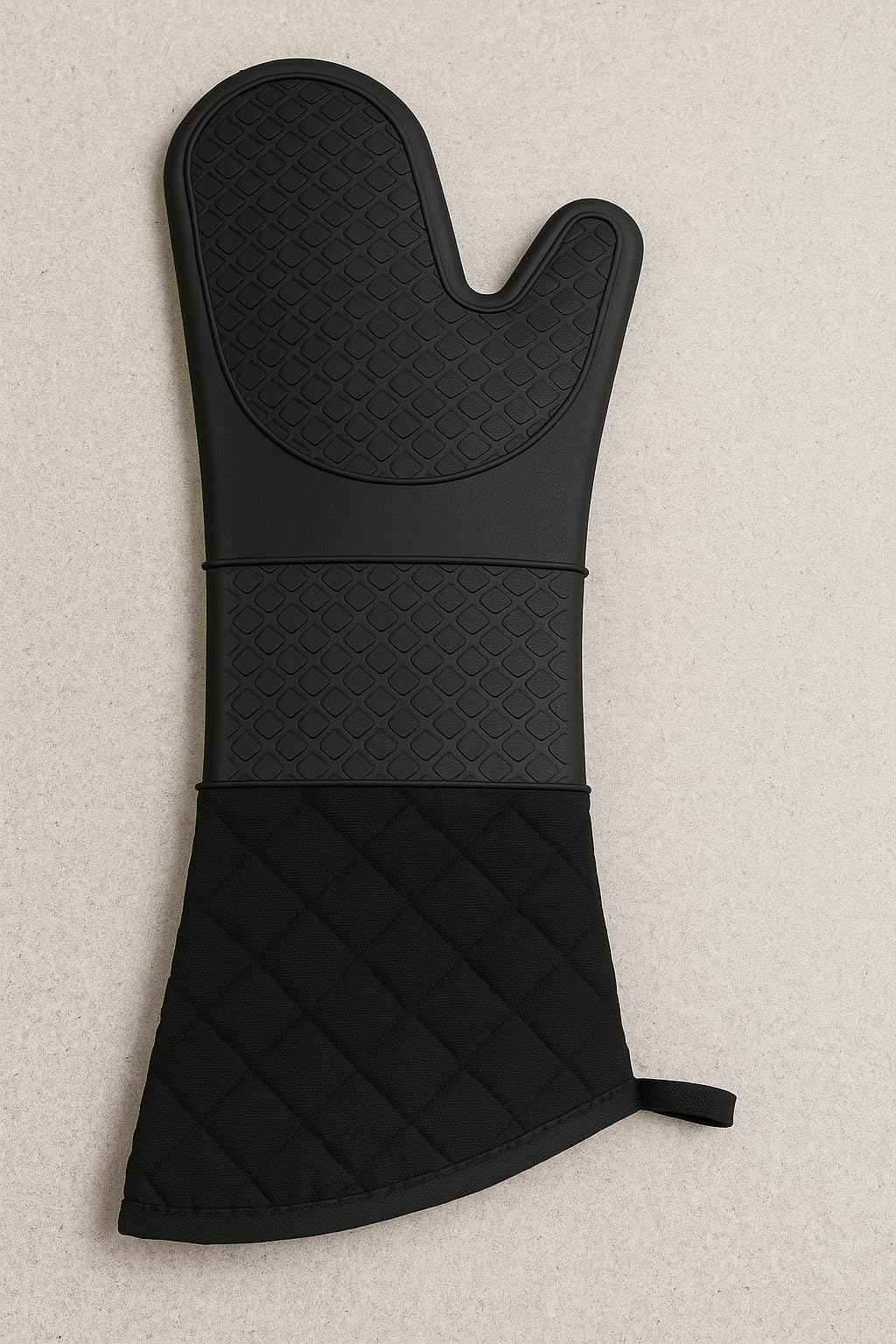 sungwoo Extra Long Silicone Oven Mitts, Heat Resistant Oven Gloves with Quilted Liner Non-Slip Textured Grip Perfect for BBQ, Baking, Cooking and Grilling - 14.6 Inch Black customer photo 1