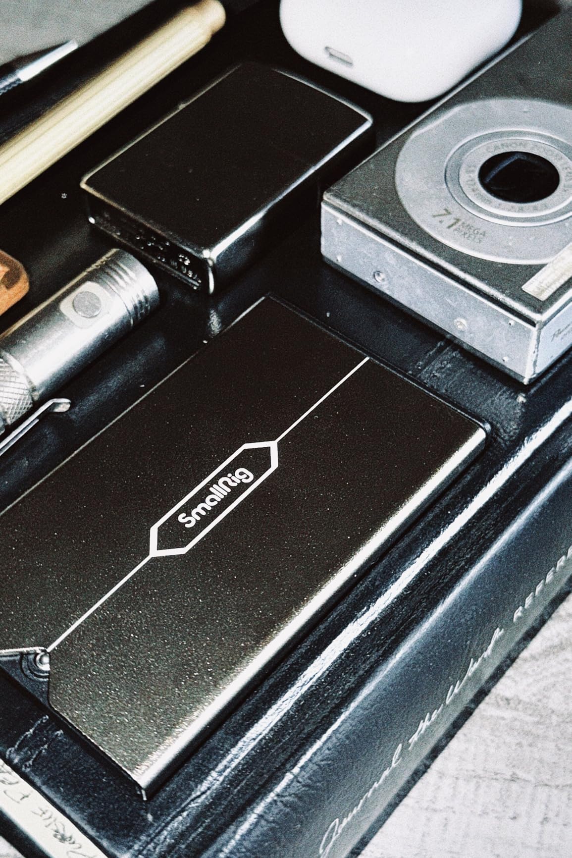 SMALLRIG Memory Card Case Holder Anti-Shock Anti-Fall and Scratch Suitable for SD/Micro SD/SIM Cards for Photography Enthusiasts - 2832B customer photo 2