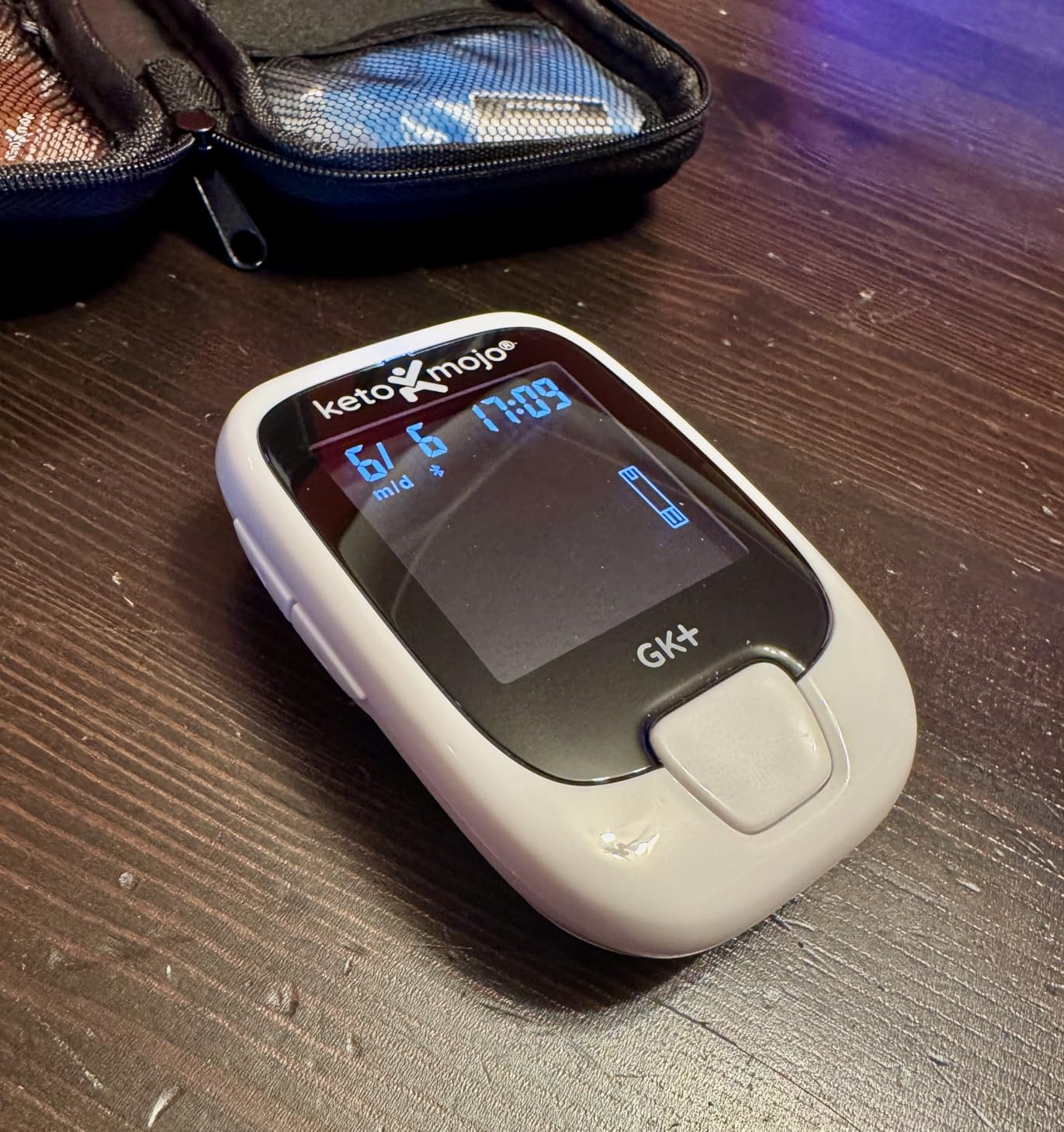 KETO-MOJO GK+ Glucose & Ketone Meter, Keto Diabetes Fasting | Bluetooth sync, Free MyMojoHealth app, 10 glucose + 10 ketone strips, Lancing device, Lancets, Control solutions, Travel case customer photo 1