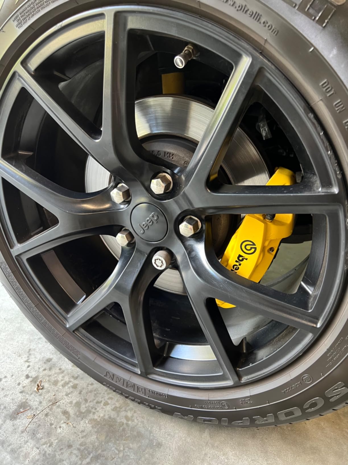 SONAX Beast Wheel Cleaner | Brake Dust Cleaner | Color Changing Rim Cleaner | Strong Wheel Cleaner | Easy Wheel and Rim Cleaner | Removes Baked On Brake Dust | 1 Liter | 33.8 fl oz customer photo 1