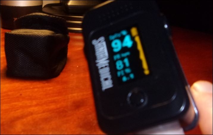 Santamedical Dual Color OLED Pulse Oximeter Fingertip, Blood Oxygen Saturation Monitor (SpO2) with Case, Batteries and Lanyard customer photo 2