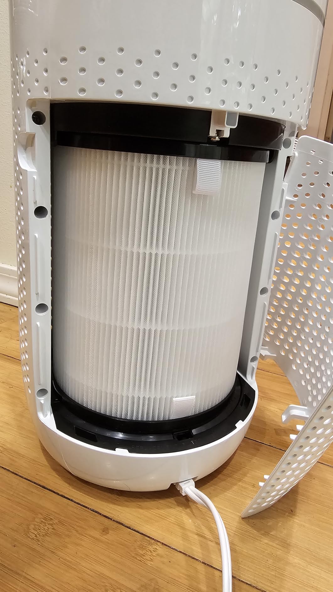 Homedics 5-in-1 PetPlus UV-C Air Purifier - 360-Degree HEPA Filter for 266 Sq Ft, Air Purifiers for Pets, Bedroom, and Home with Essential Oil Pads and Built-In Timer, 3 Speed Settings, White customer photo 2