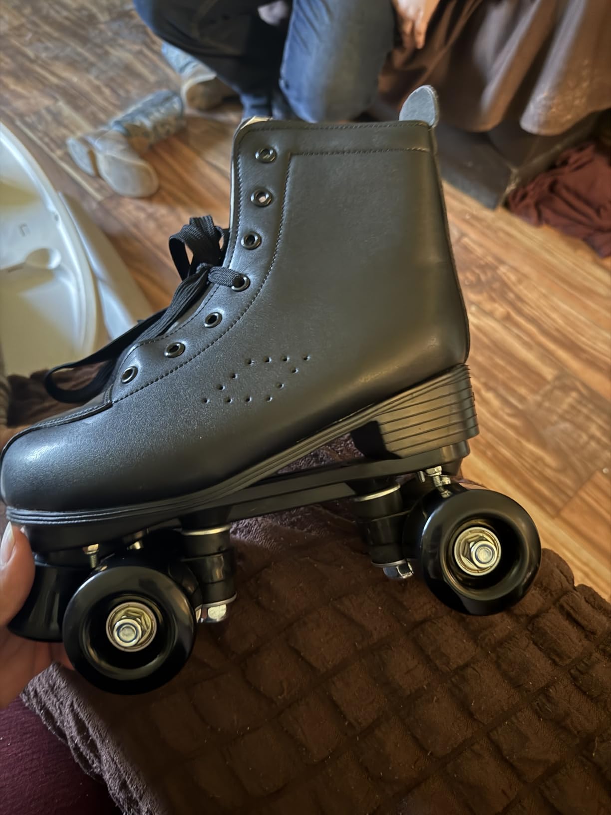 XUDREZ Roller Skate Shoes for Women Men PU Leather High-top Double-Row Roller Skates for Beginner, Professional Indoor Outdoor Roller Skates with Shoes Bag customer photo 1