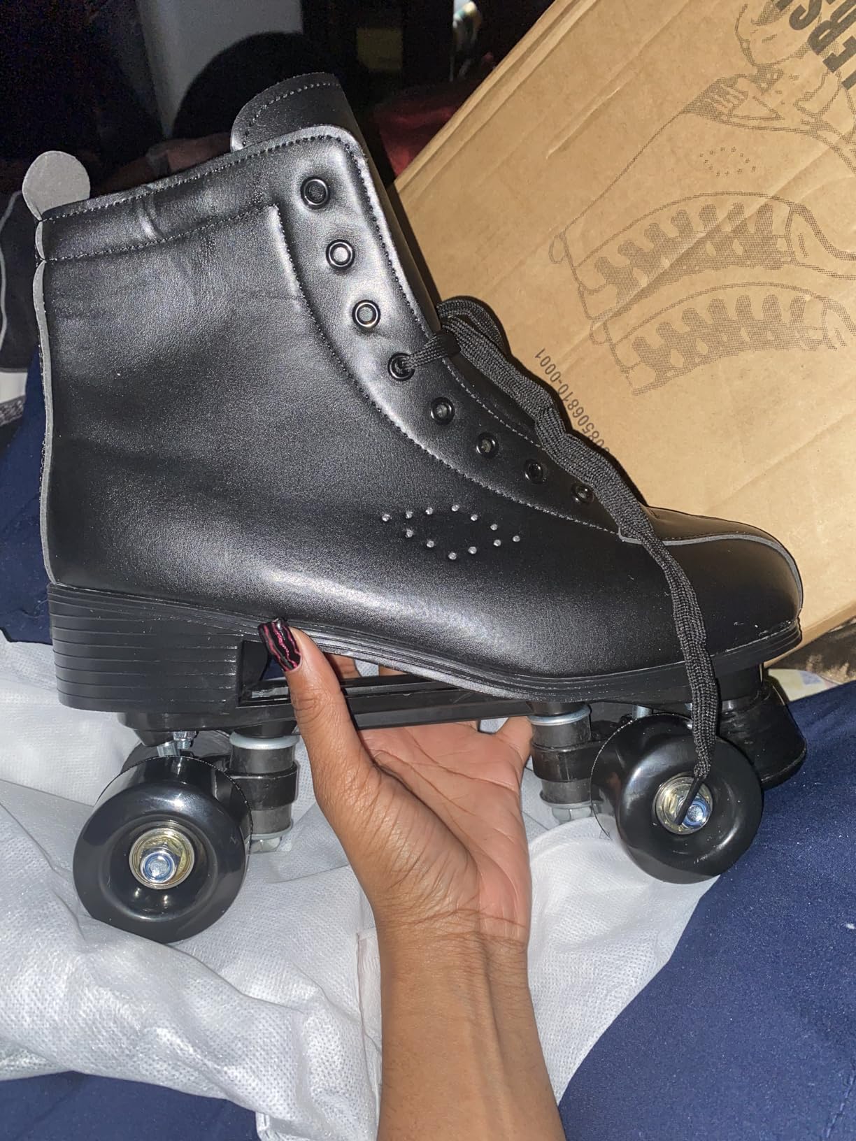 XUDREZ Roller Skate Shoes for Women Men PU Leather High-top Double-Row Roller Skates for Beginner, Professional Indoor Outdoor Roller Skates with Shoes Bag customer photo 2