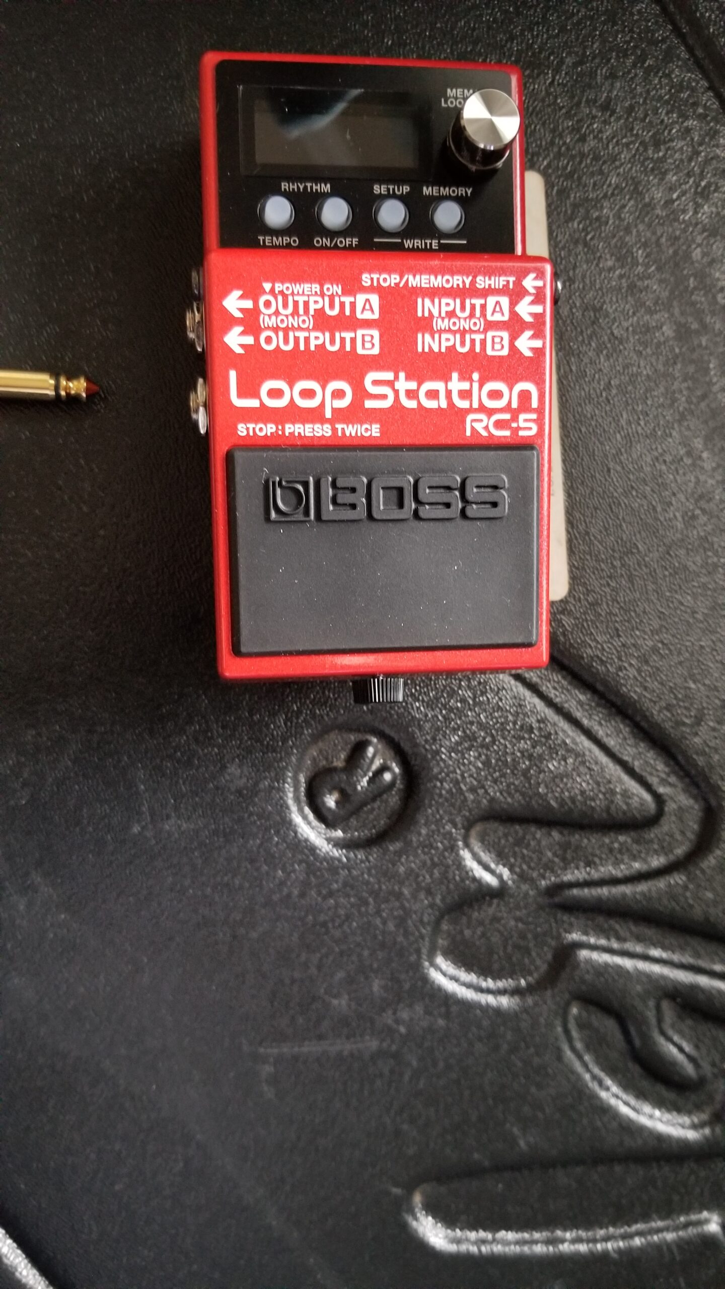 BOSS RC-5 Loop Station | Advanced Looping Features in a Compact Pedal | 32-Bit AD/DA and 32-bit Floating-Point Processing | 13 Hours Record Time | Multi-Color LCD | MIDI/IO & USB Connectivity customer photo 1