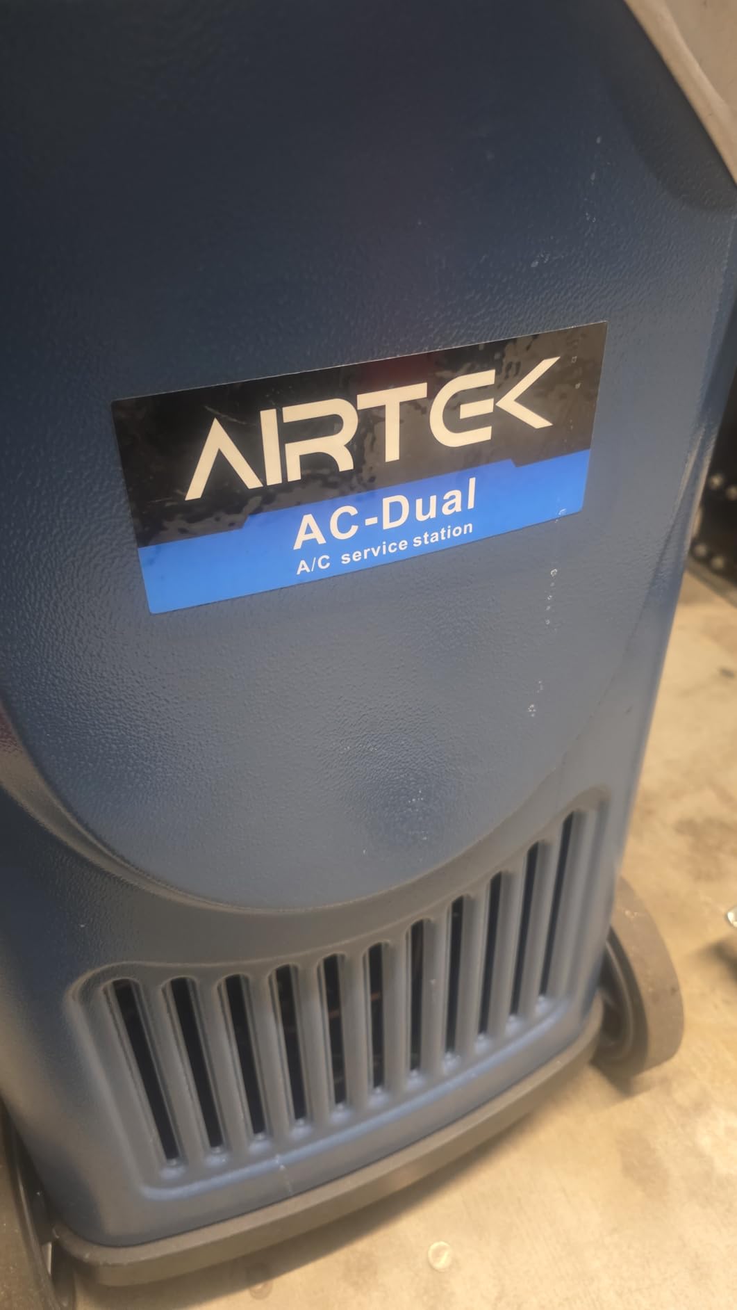 Airtek AC-Dual Fully Automatic Machine, HVAC Automotive Recovery and Recharge of R134 and HFO1234yf customer photo 1