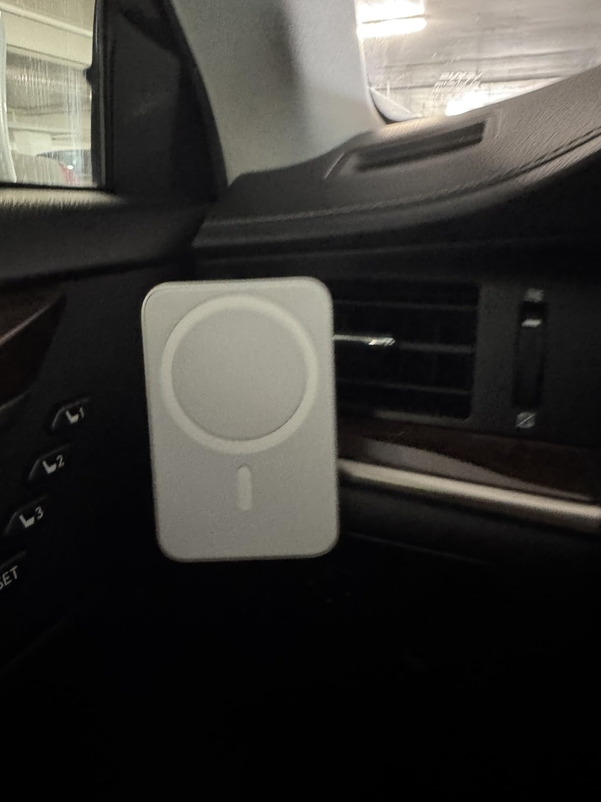 Belkin MagSafe Vent Mount Pro - MagSafe Phone Mount for Car, Magnetic Phone Holder Compatible with iPhone 17, 16, 15, Series customer photo 1