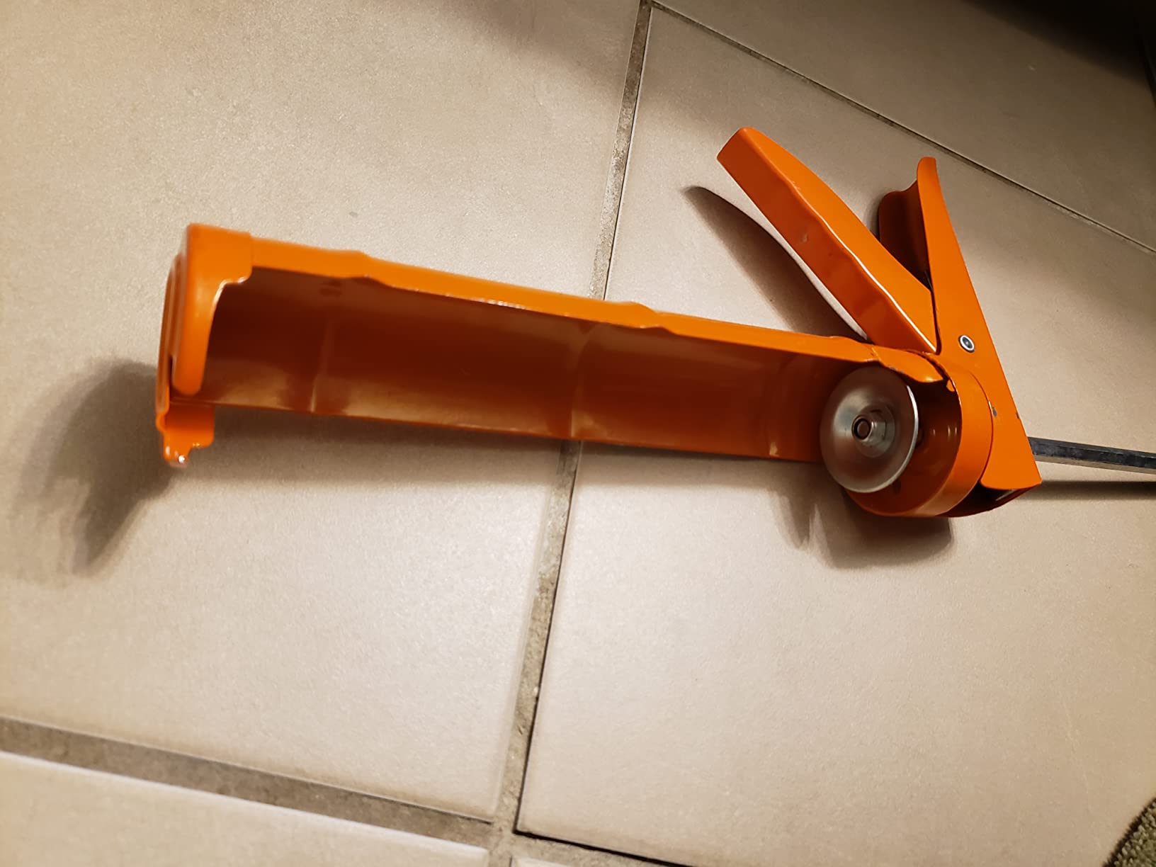 Bates- Caulking Silicone Gun, 10:1 Thrust Ratio, Hand Caulking Guns, No Drip customer photo 1