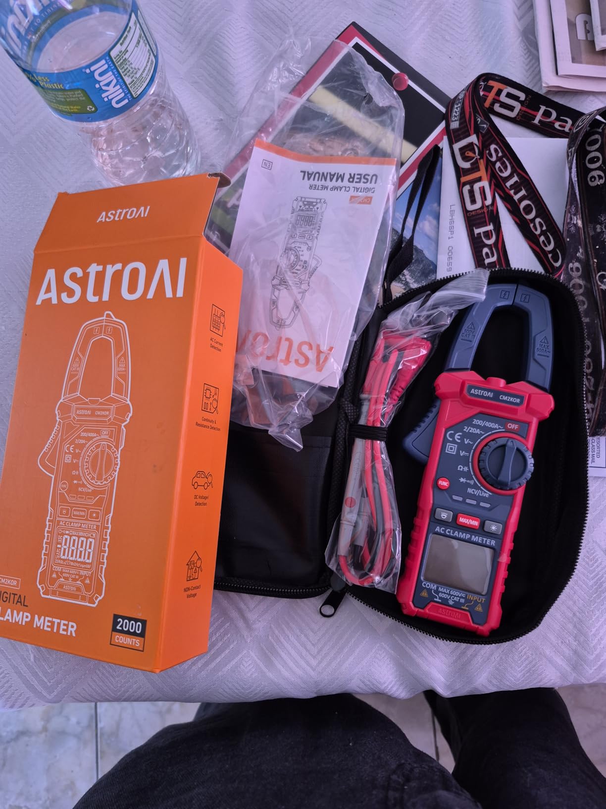 AstroAI Digital Clamp Meter Multimeter 2000 Counts Amp Voltage Tester Auto-ranging with AC/DC Voltage, AC Current, Resistance, Capacitance, Continuity, Live Wire Test, NCV, Blue customer photo 1