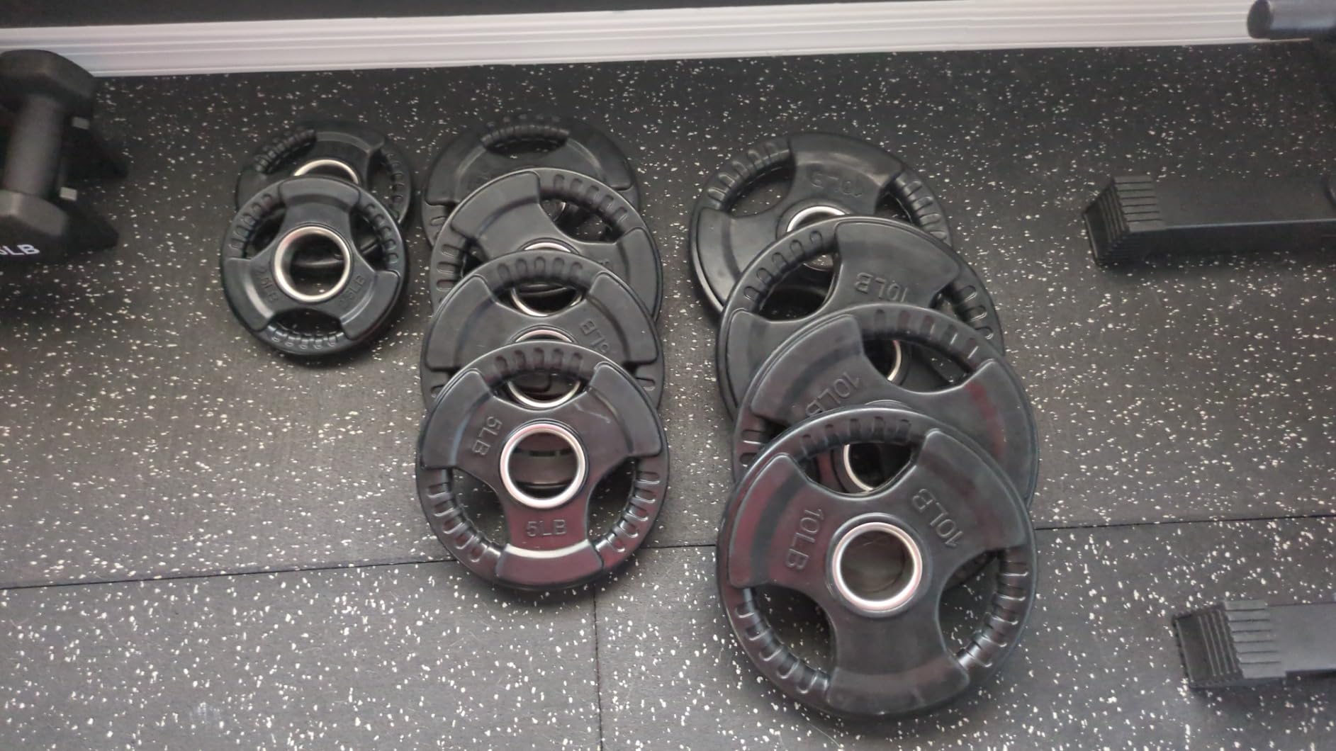 RitFit Weight Plates for Barbell, 2-Inch Olympic Rubber Grip Plates for Weightlifting and Strength Training in Home & Gym, Single, Pair and Sets customer photo 1