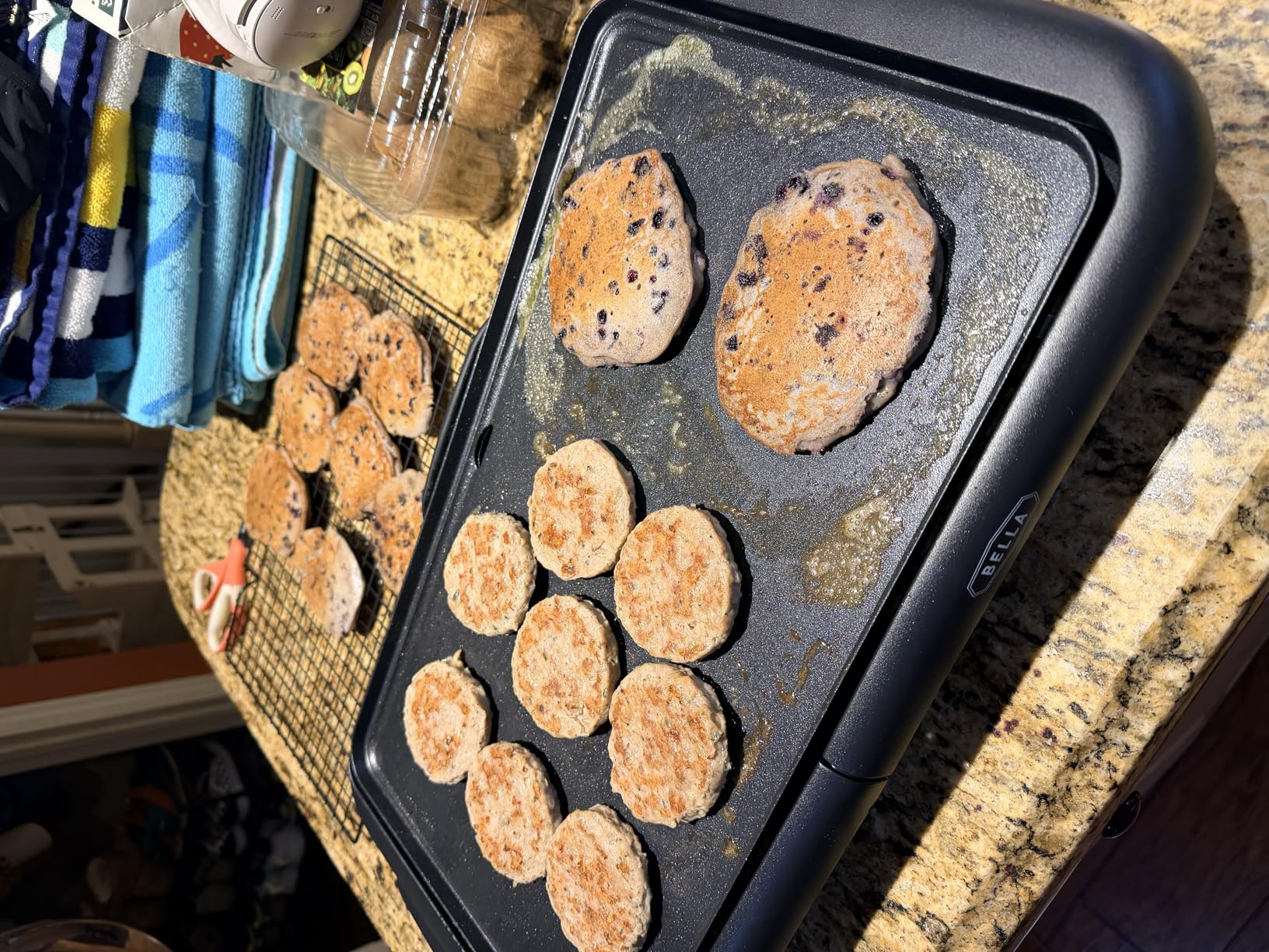 bella Electric Griddle with Warming Tray - Smokeless Indoor Grill, Nonstick Surface, Adjustable Temperature & Cool-touch Handles, 10