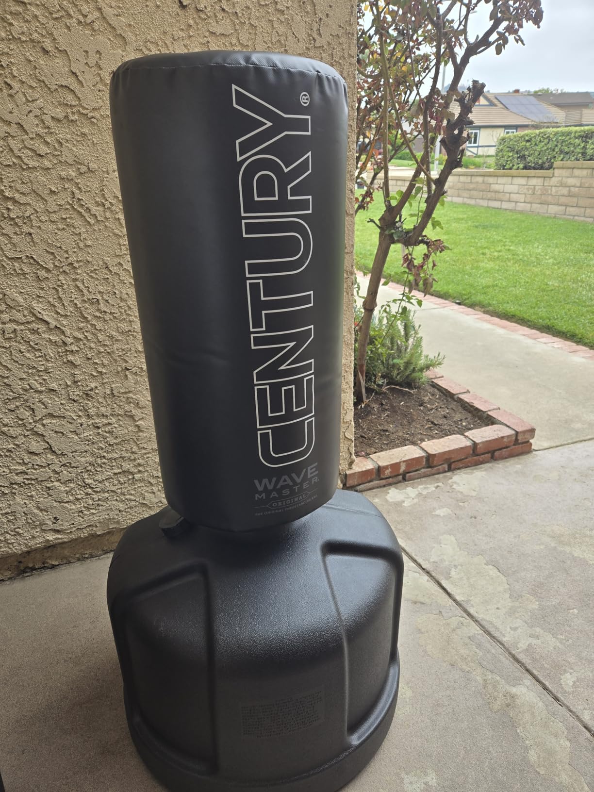 Century Original WAVEMASTER Heavy Punching Bag - Training Bag, Martial Arts, MMA, Black, Karate, Taekwondo, Muay Thai, Freestanding, Kickboxing, Boxing customer photo 1
