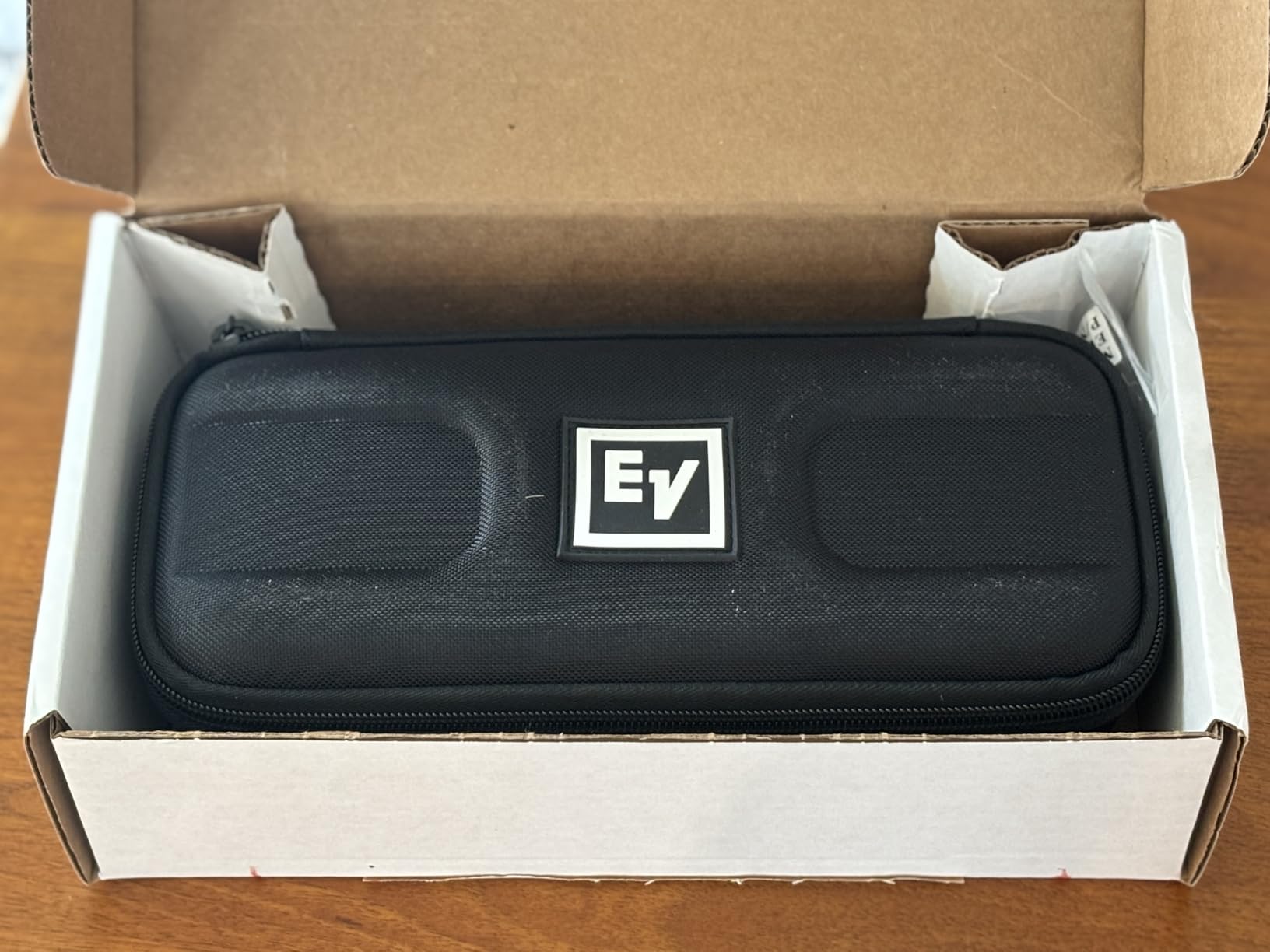 Electro-Voice RE20-BLACK Dynamic Broadcast Announcer Microphone, Black (RE20) customer photo 1