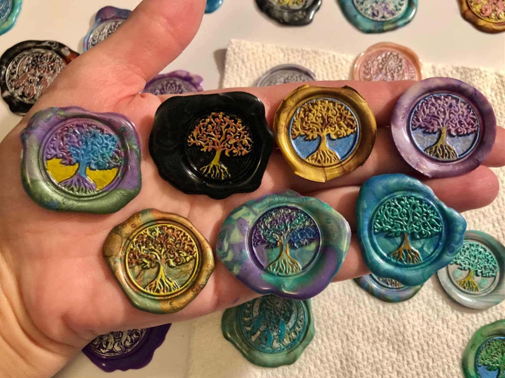 Wax Seal Stamp Kit - 24 Colors, 624 Pcs Stamp Beads, Sealing Wax Warmer, Metallic Pen & Envelope, Gift & Decoration Set customer photo 1