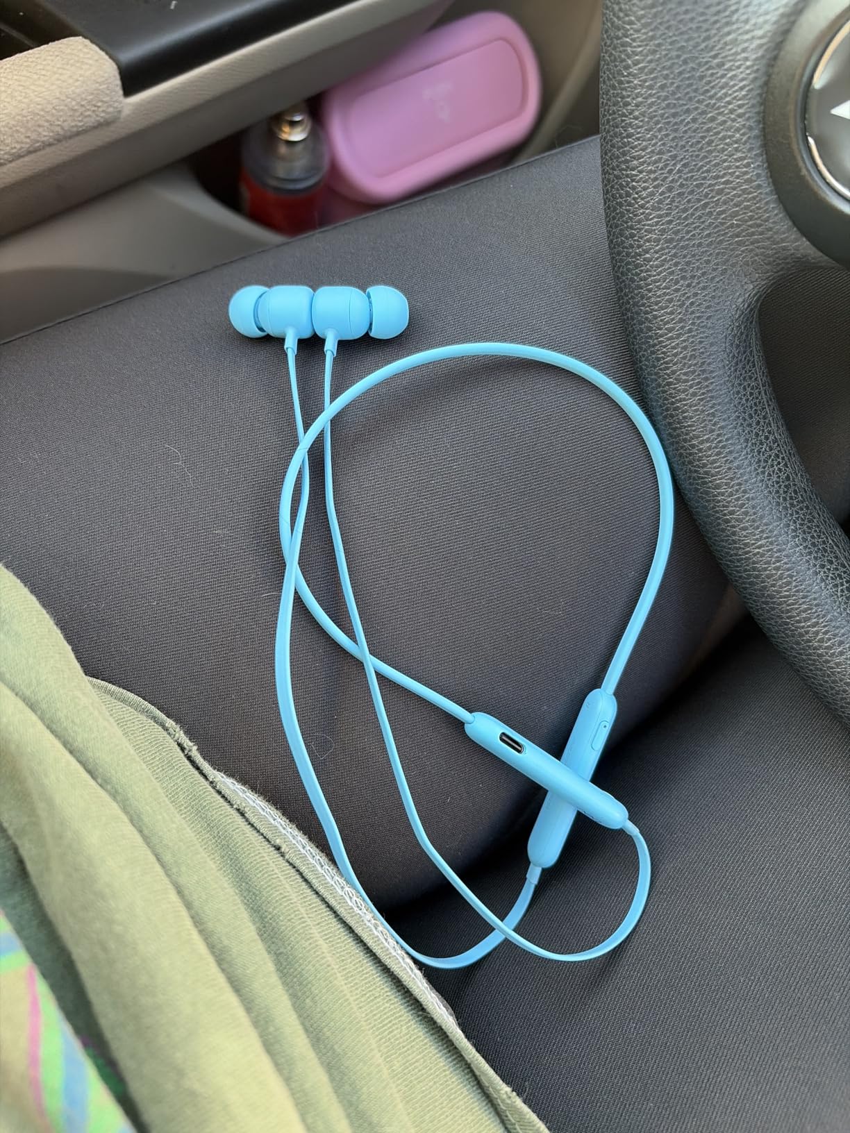 Beats Flex Wireless Earbuds - Apple W1 Headphone Chip, Magnetic Earphones, Class 1 Bluetooth, 12 Hours of Listening Time, Built-in Microphone - Flame Blue customer photo 1