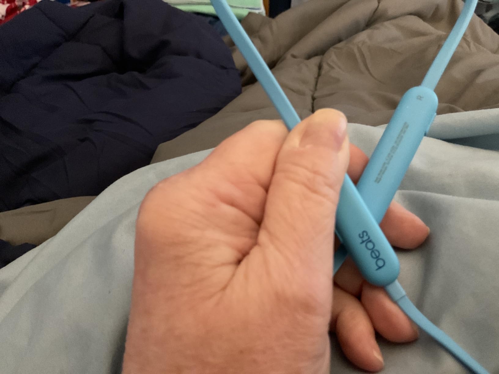 Beats Flex Wireless Earbuds - Apple W1 Headphone Chip, Magnetic Earphones, Class 1 Bluetooth, 12 Hours of Listening Time, Built-in Microphone - Flame Blue customer photo 2