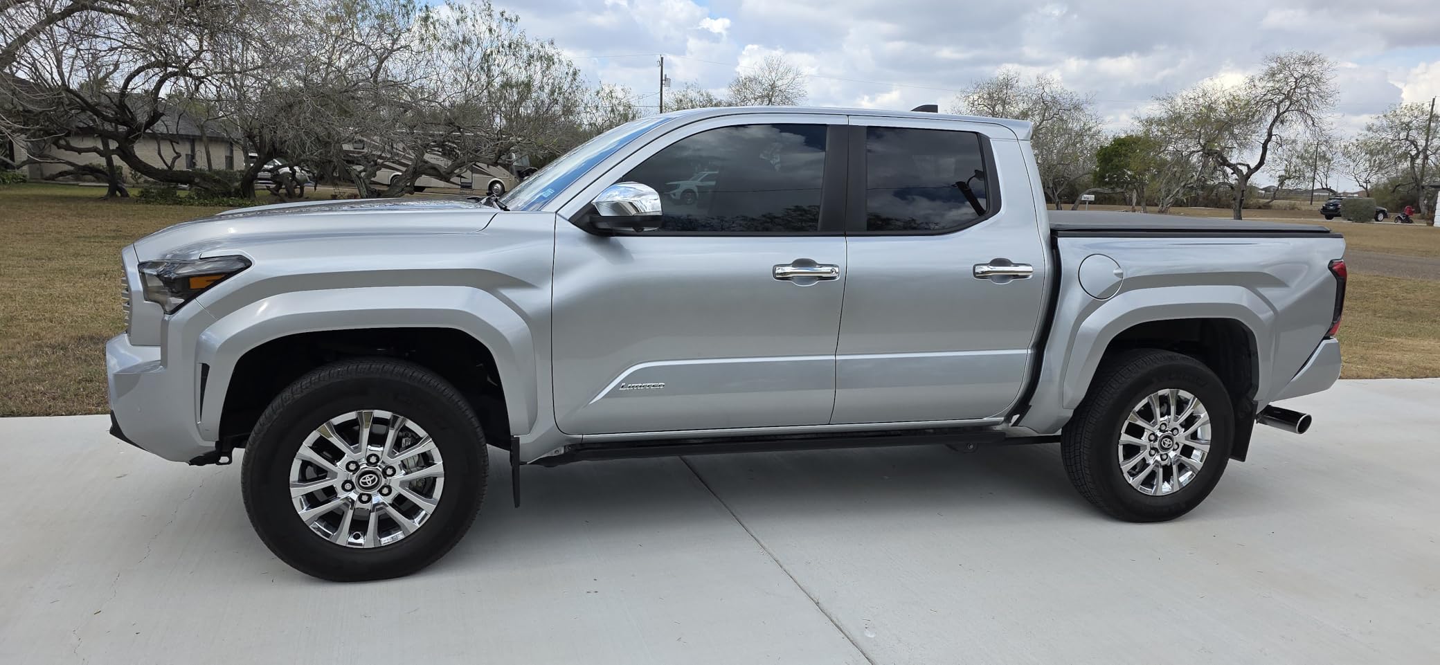 RESIST Graphene Spray Coating - UV Ceramic Coating for Cars - 2-in-1 Hybrid Formula Ceramic Spray Coating for Cars for Incredibly Slick, Glossy Finish - Graphene Ceramic Coating Protection for Car customer photo 1