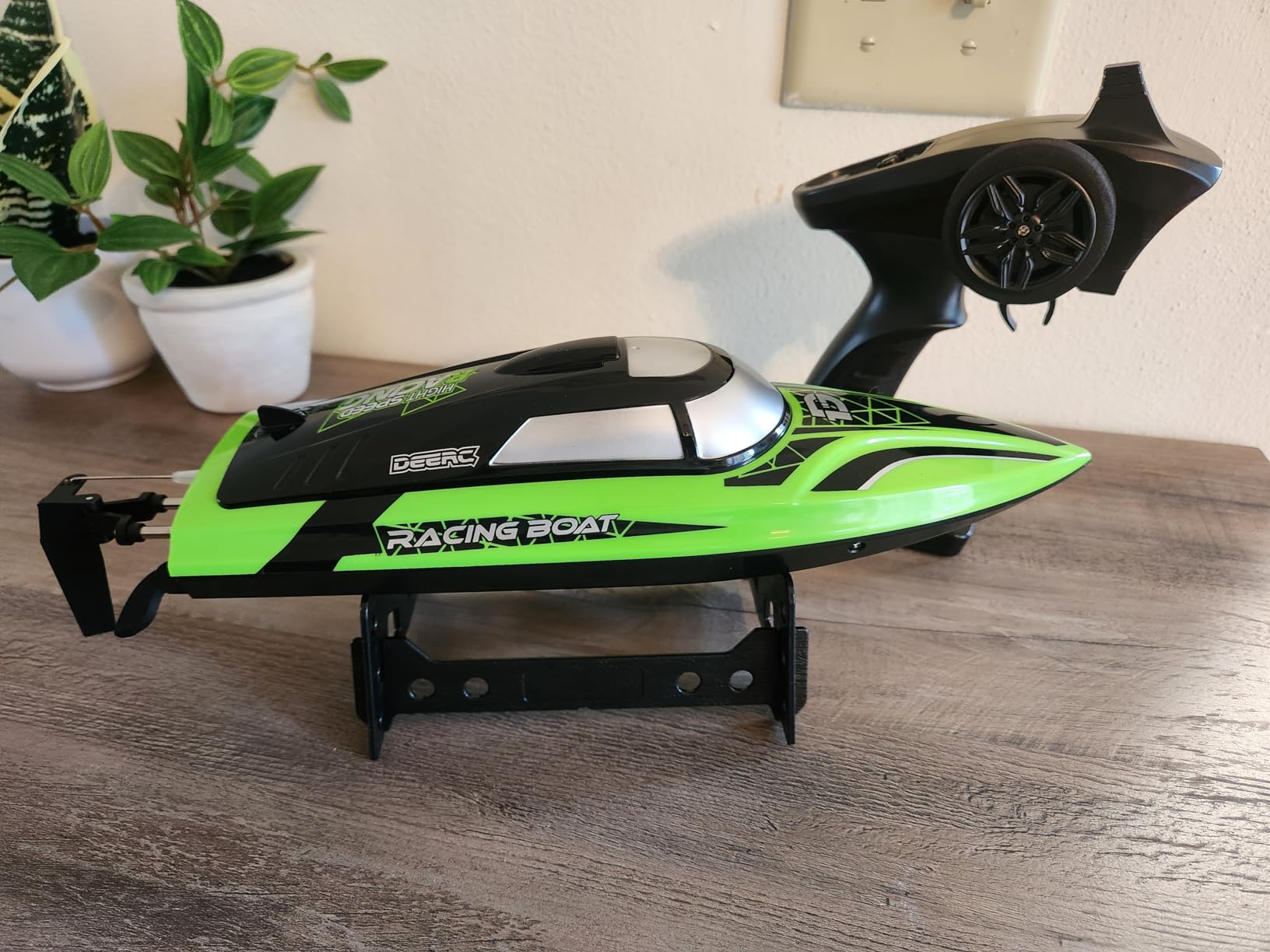 DEERC RC Boat with LED Light, 30+ Mins, Self Righting Remote Control Boat for Pools & Lakes, 20+ MPH, 2.4GHz Racing Boats, 2 Battery customer photo 2
