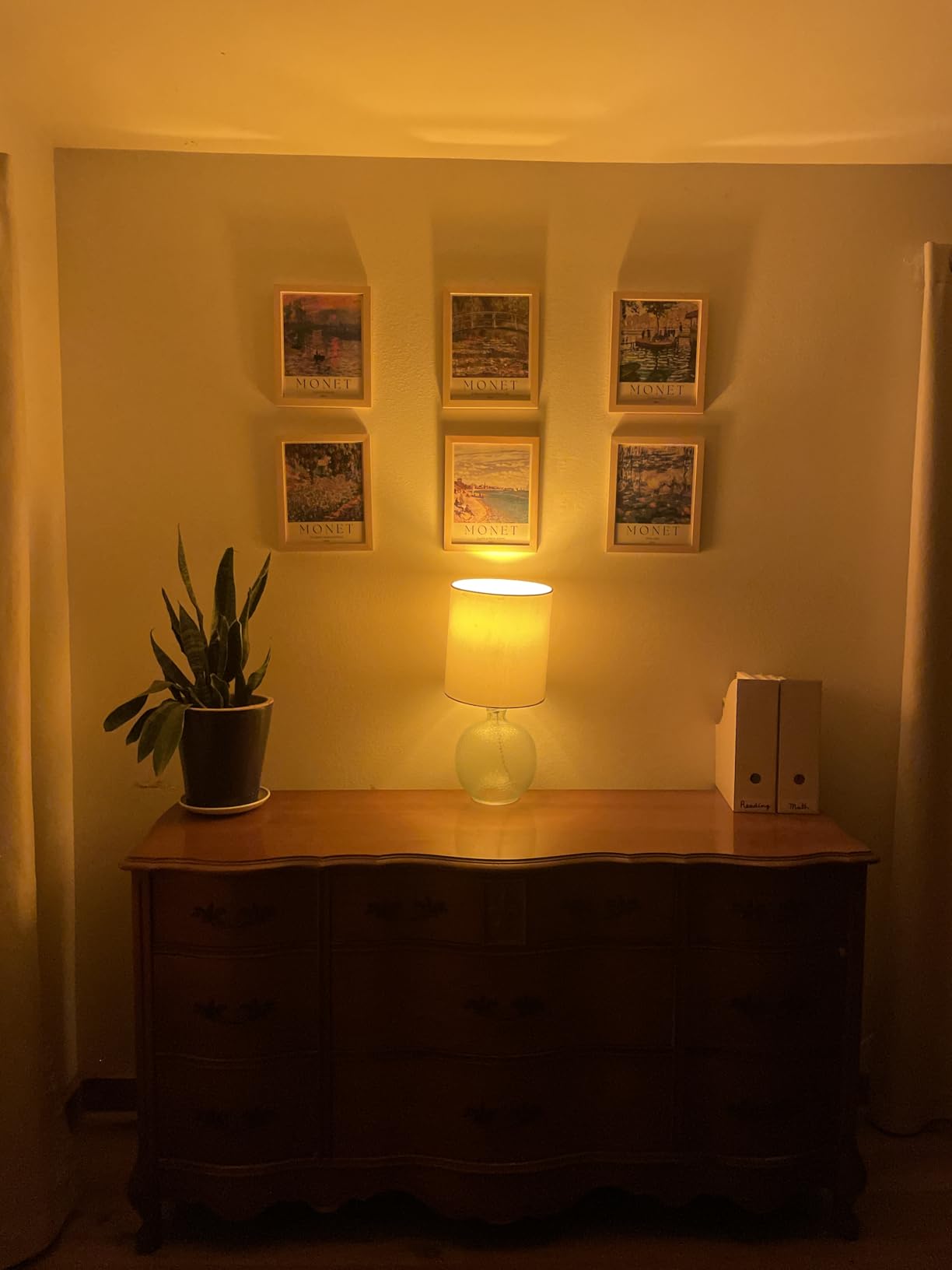 Neporal Amber Sleep Light Bulbs 1800K 4PK, 9W 60 Watt Equivalent, 99.96% Blue Blocking Soft Warm Light Bulbs A19 customer photo 1