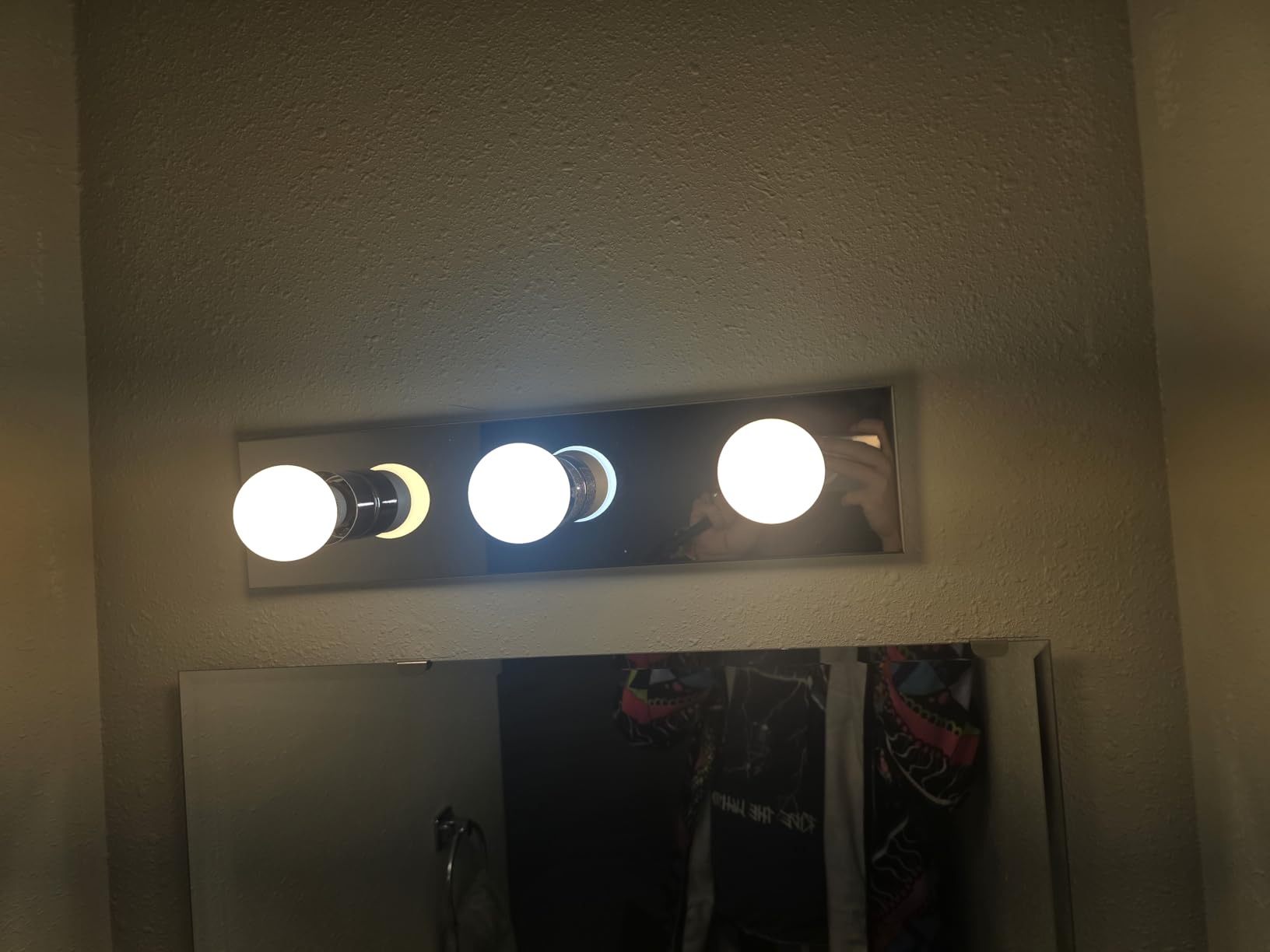 Full Spectrum Light Bulb, 6000K Natural Sunlight Bulbs, 9W 60W Equivalent LED Light Bulb, Natural Light Bulbs A19, E26/E27 LED Light Bulbs for Home, 3 Pack customer photo 1