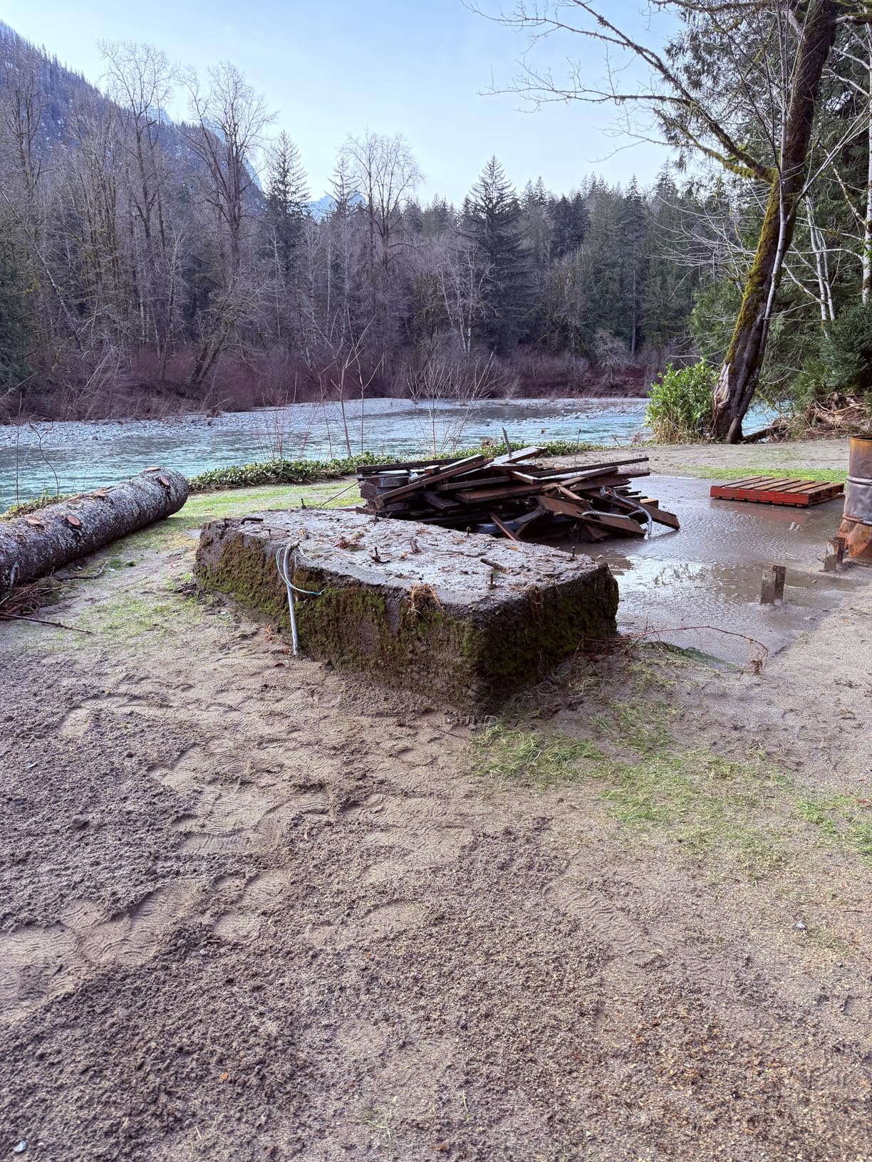 Berserker 1700W 30-Pound Demolition Jack Hammer with 1-3/16