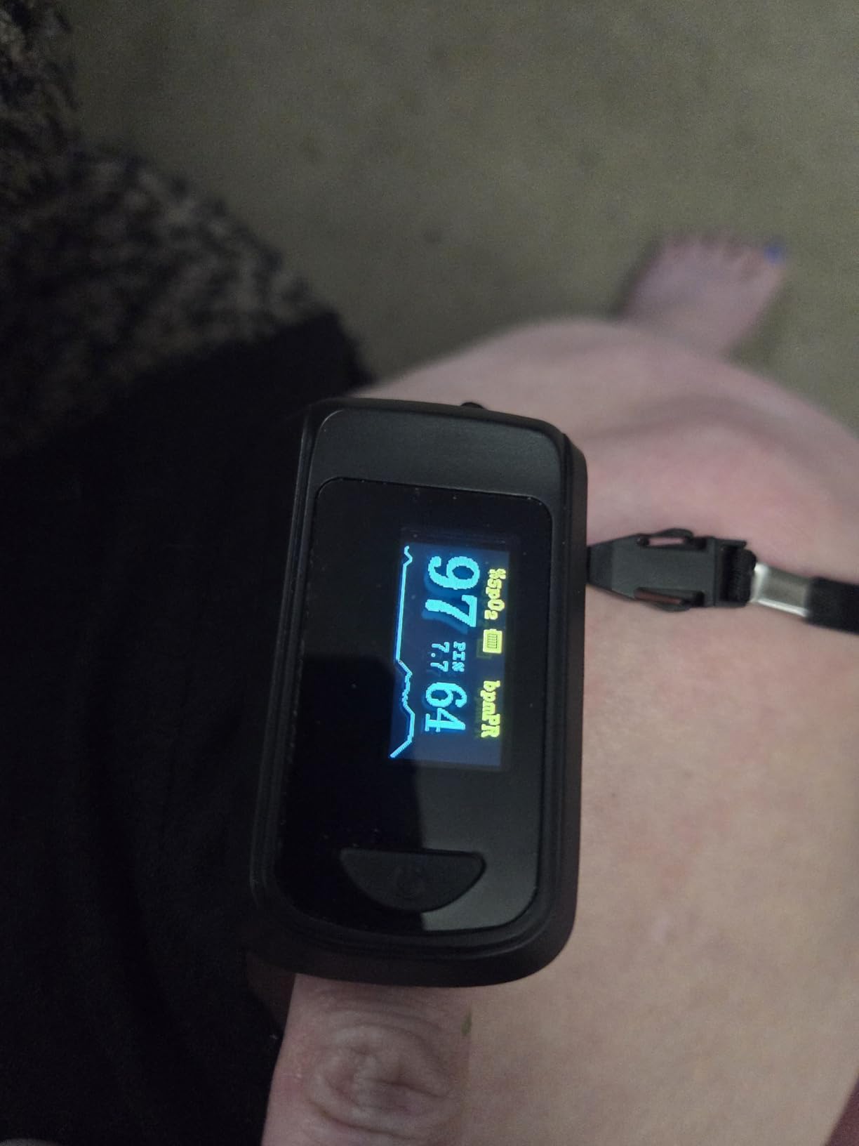 Fingertip Pulse Oximeter HealthTree Blood Oxygen Monitor Pulse Ox, Heart Rate monitor and Spo2 Reading Oxygen Meter Included Lanyard and AAA Batteries customer photo 1