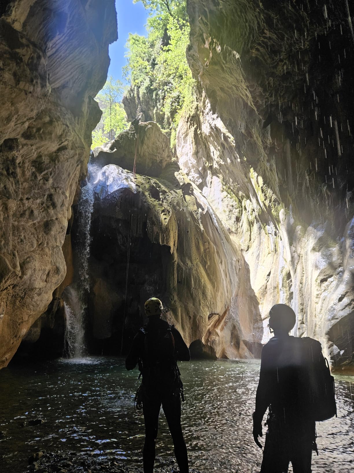 BLACK DIAMOND Capitan Helmet | Dual Foam Construction | Durable Coverage | Adjustable, Ventilated Rock Climbing & Mountaineering Helmet customer photo 1