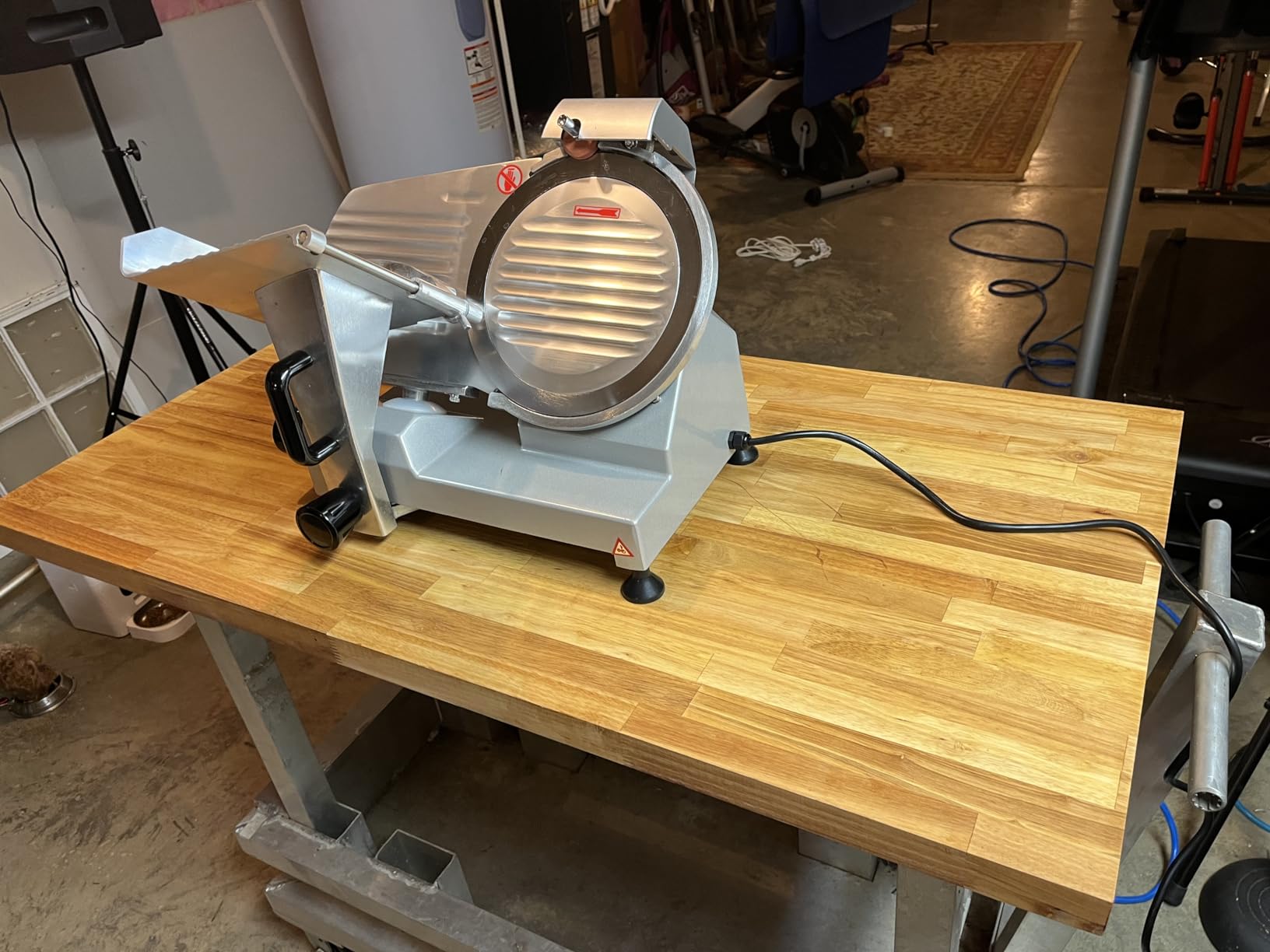 VEVOR Commercial Meat Slicer, 10 inch Electric Food Slicer, 240W Frozen Meat Deli Slicer, Premium Chromium-plated Steel Blade Semi-Auto Meat Slicer For Commercial and Home use customer photo 2