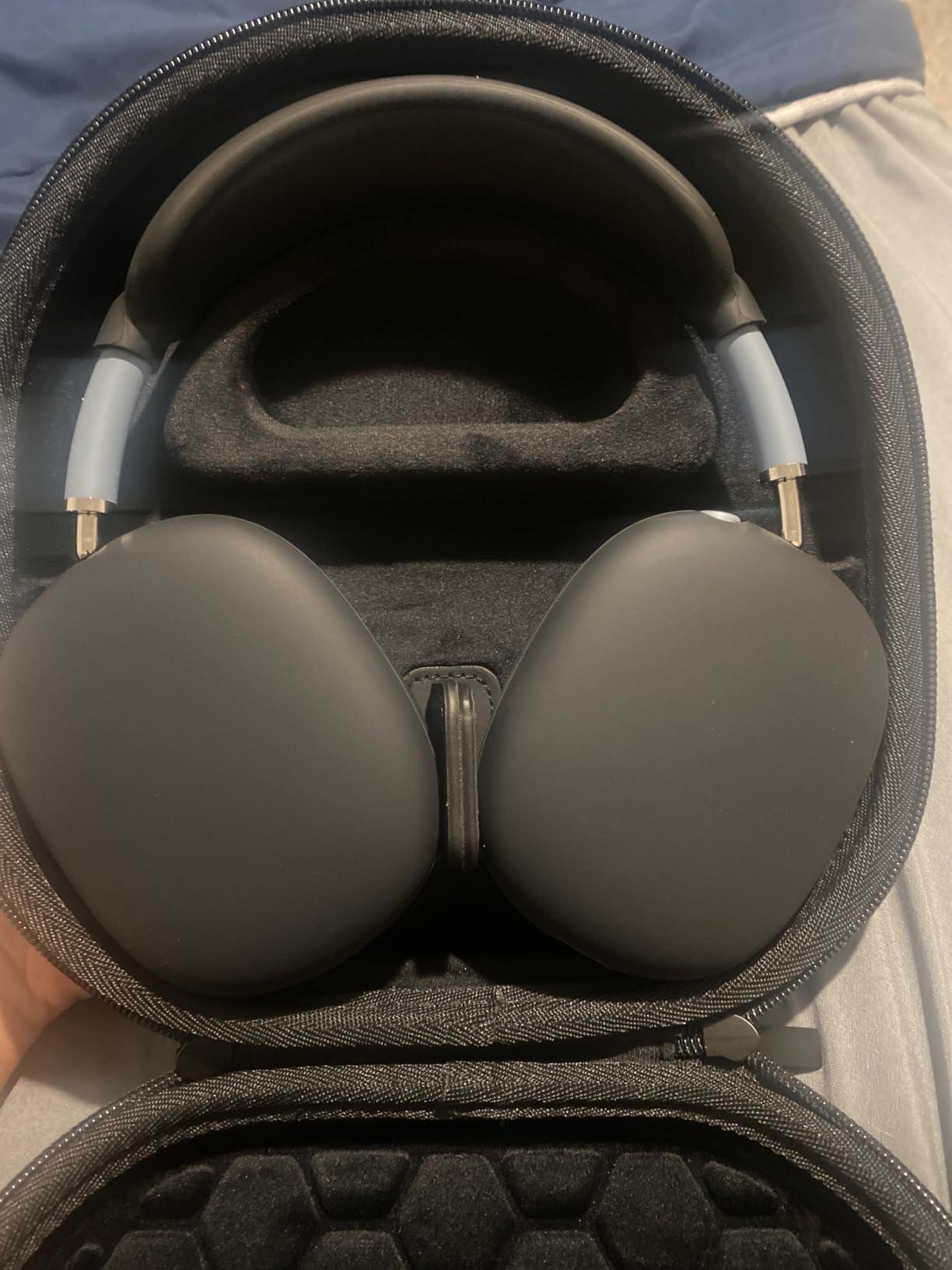 Smart Case for Apple AirPods Max Supports Sleep Mode, Hard Organizer Portable Carry Travel Cover Storage Bag customer photo 2