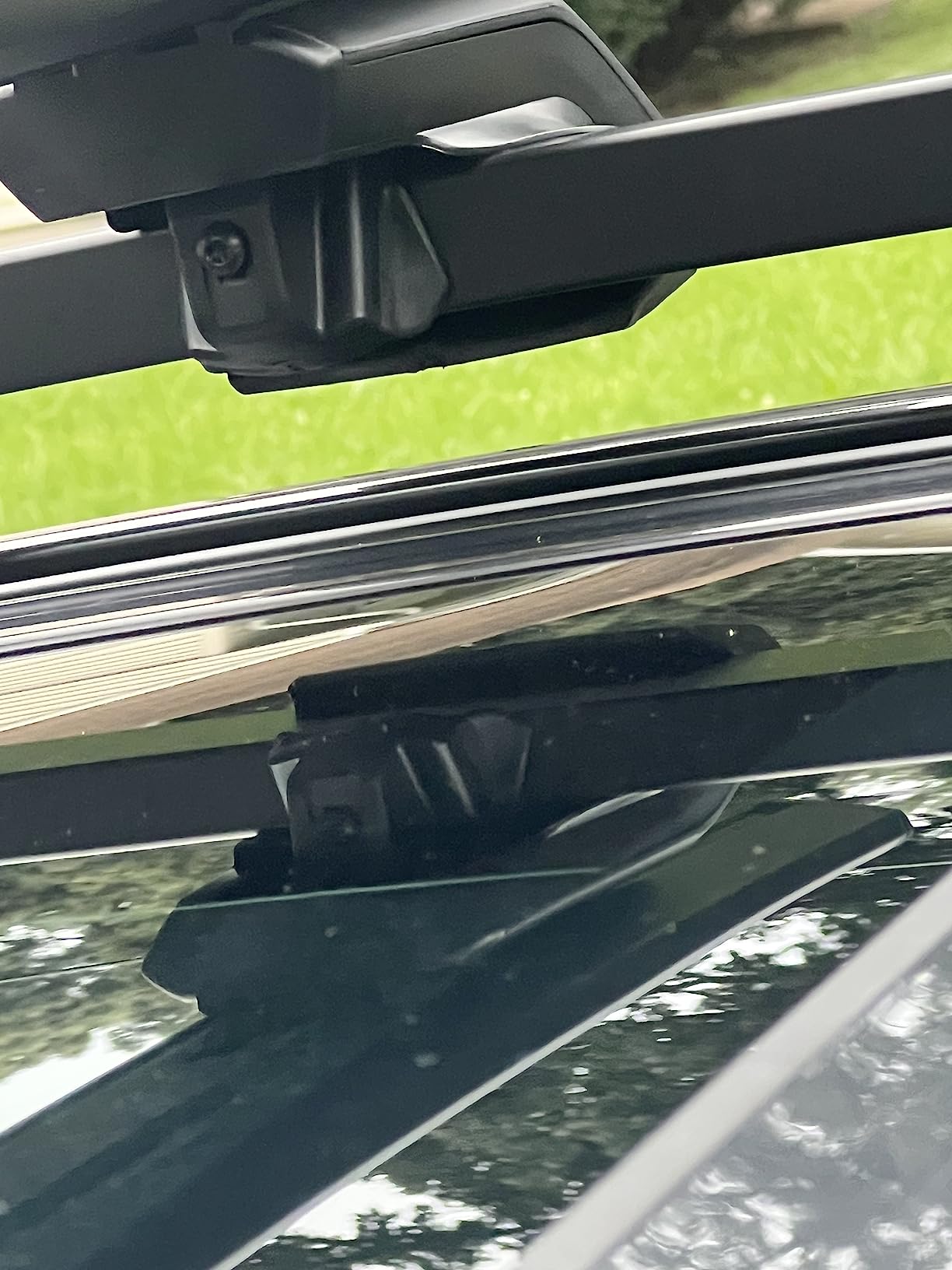 Thule Evo Raised Rail Foot Pack - Complete roof rack base system for vehicles with raised rails, Premium locking system customer photo 2