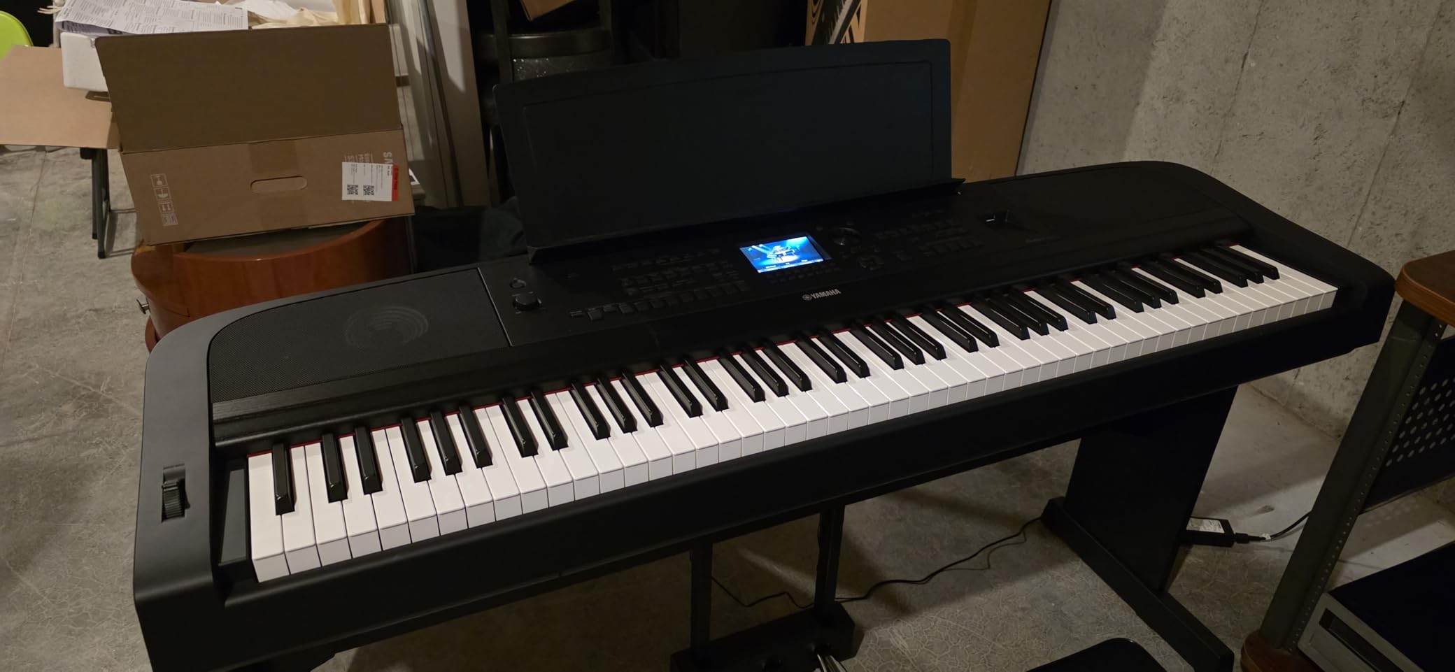 Yamaha DGX-670B, 88-Key Weighted Digital Piano with Sustain Foot Switch and Music Rest, Black - Furniture Stand Sold Separately customer photo 2