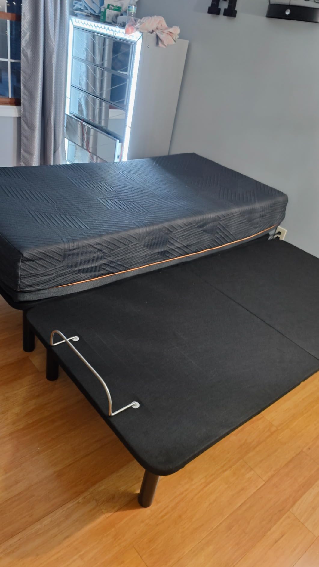 Naomi Home Serenity Queen Adjustable Bed Base, Zero Gravity, Wireless Remote, USB Ports, 800 Lb Capacity, Black Metal Frame, Easy Setup for Enhanced Comfort and Relaxation customer photo 2