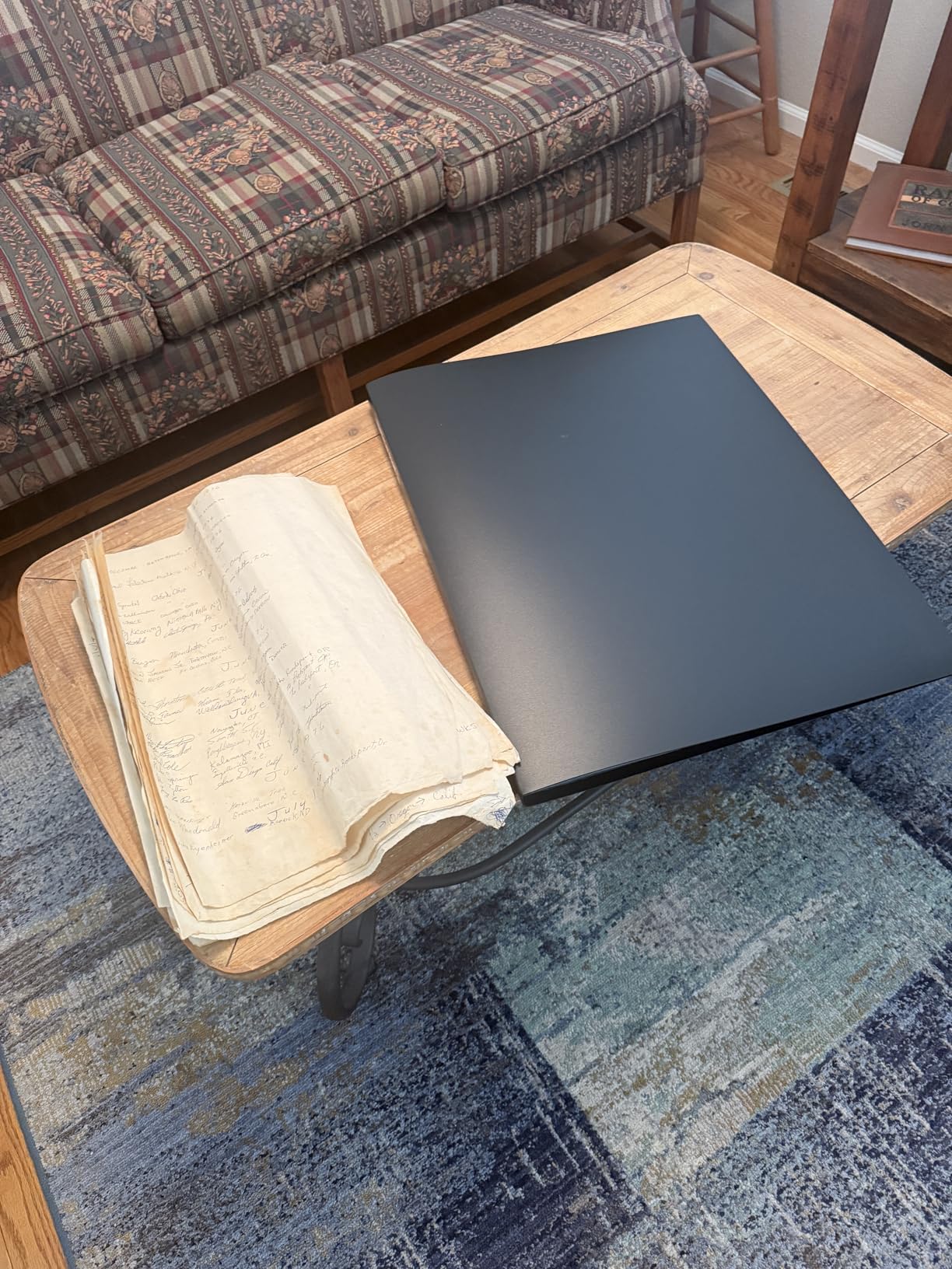 Sooez Heavy Duty Binder with Plastic Sleeves 18