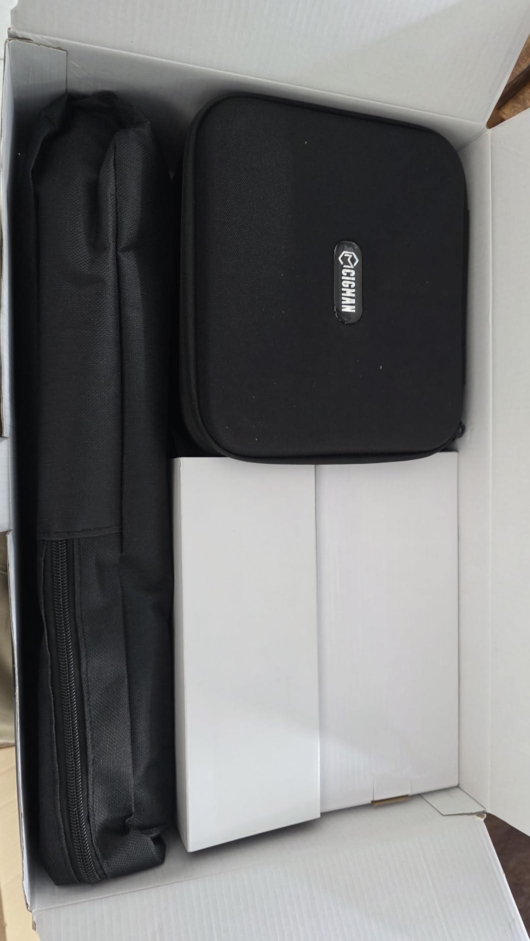 CIGMAN Laser Level Self Leveling 3x360° 3D Green Cross Line for Construction and Picture Hanging, Rechargeable battery, Remote Controller, Magnetic Rotating Stand Included customer photo 2