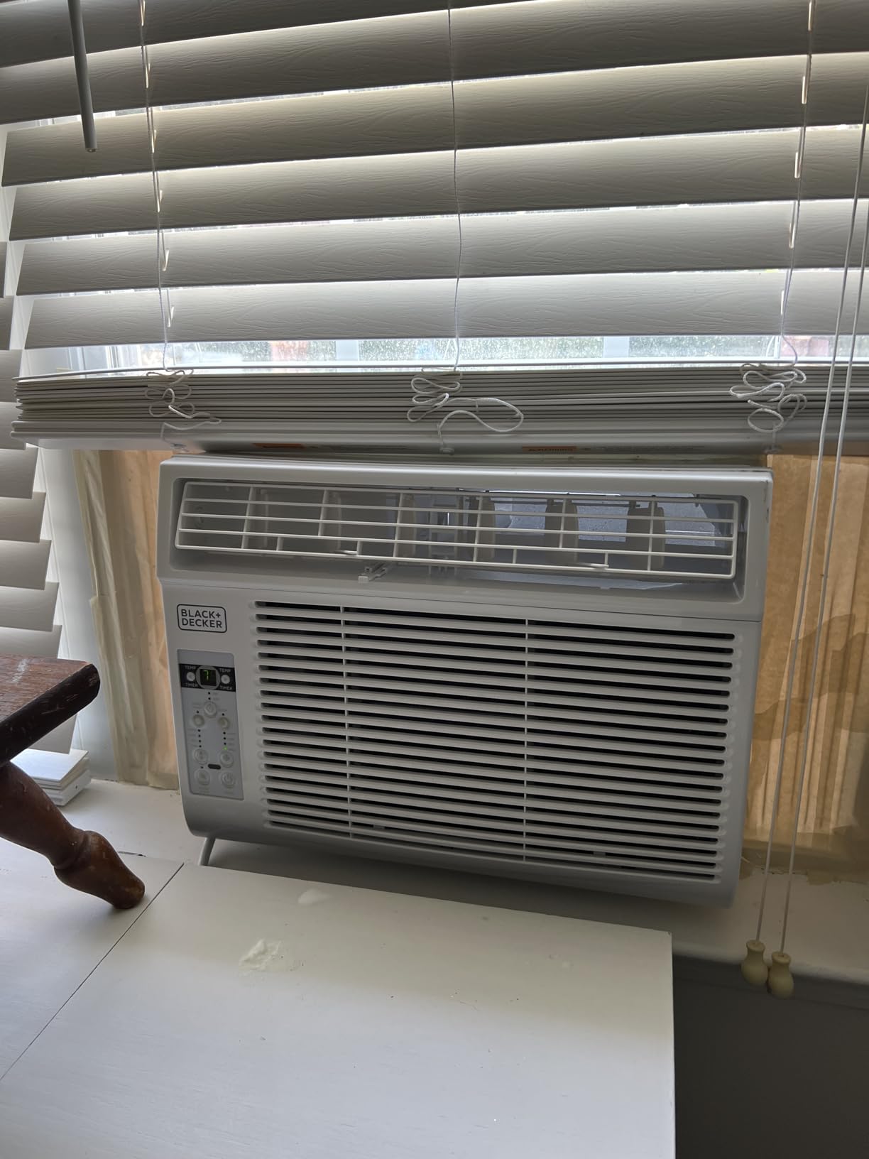 BLACK+DECKER Window Air Conditioner 6000 BTU, AC Window Unit Cools Up to 250 Square Feet, Window AC Unit with Remote Control, 3 Cooling Speeds and Fan Only Function, BD06WT6, White customer photo 1