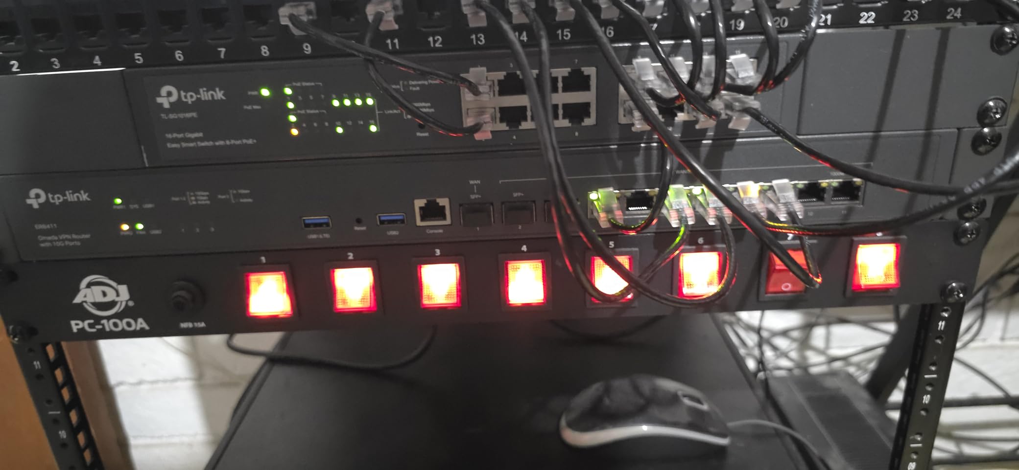 TP-Link ER7206 Multi-WAN Professional Wired Gigabit VPN Router Increased Network Capacity SPI Firewall Omada SDN Integrated customer photo 1