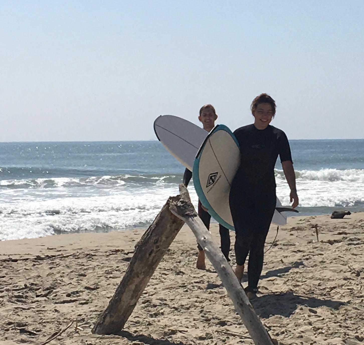 Epoxy Fiberglass Surfboard | High-Performance & Fun Single Fin Longboard Surfboard for All Wave Conditions | 8'0 | 9'0 customer photo 2