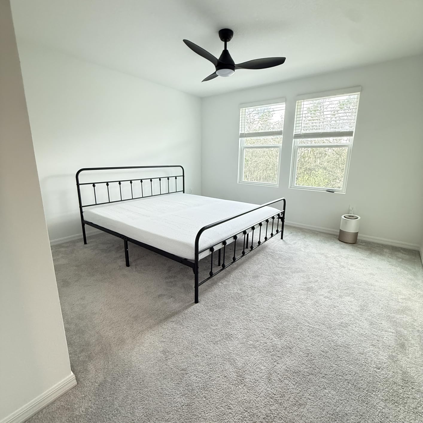 Yaheetech Classic Metal Platform Bed Frame Mattress Foundation with Victorian Style Iron-Art Headboard/Footboard/Under Bed Storage/No Box Spring Needed/Queen Size Black customer photo 1