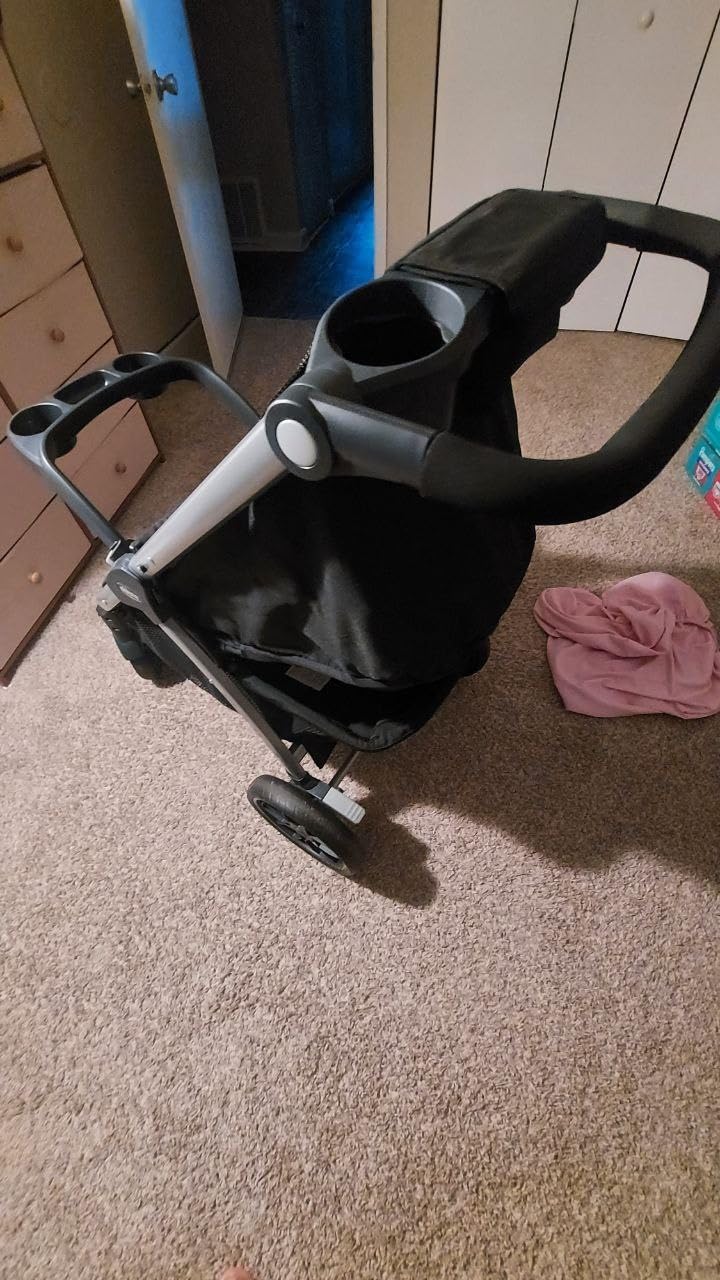 Chicco Bravo 3-in-1 Trio Travel System, Bravo Quick-Fold Stroller with KeyFit 30 Infant Car Seat and Base, Camden/Black customer photo 2