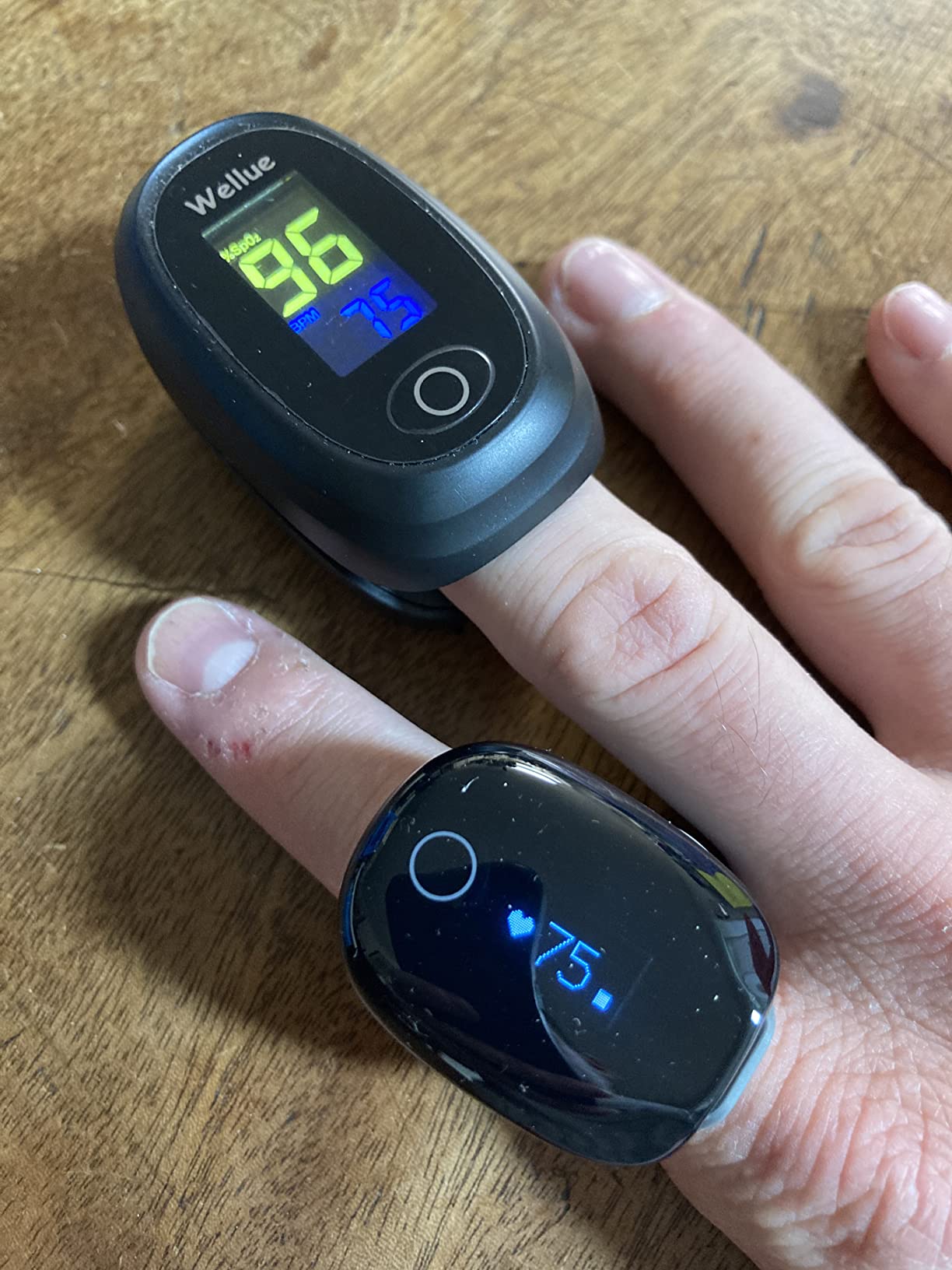 Wellue O2Ring Oxygen Monitor with Vibration Reminder -Bluetooth O2 Pulse Oximeter Rechargeable, Continuous Recording of SpO2 & PR, Blood Oxygen Saturation Tracker with Free APP & PC Reports customer photo 1