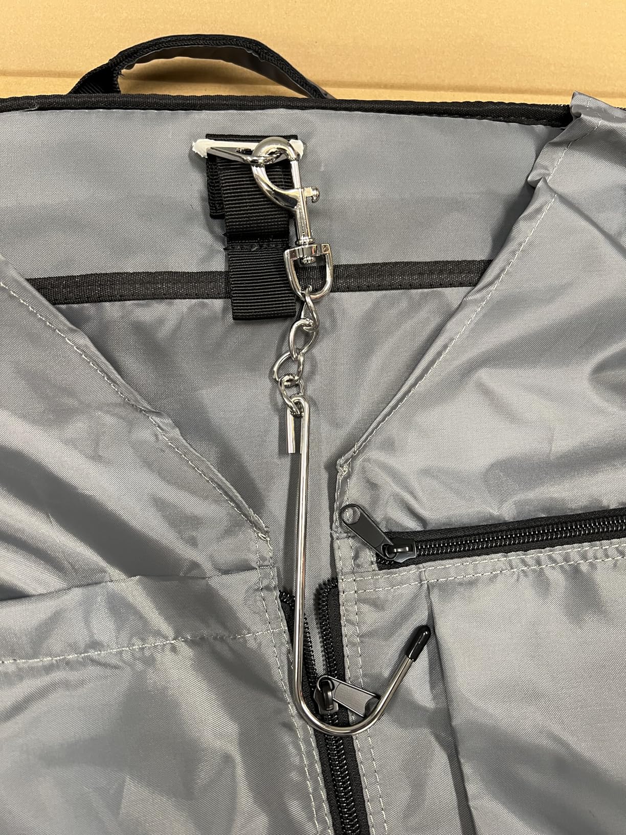 Carry-On Garment Bag for Travel and Business Trips with Detachable Shoulder Strap, Hanging Suit Luggage, Wrinkle Free Cover for Suits Dresses Coats, Foldable with Shoe Compartment customer photo 1