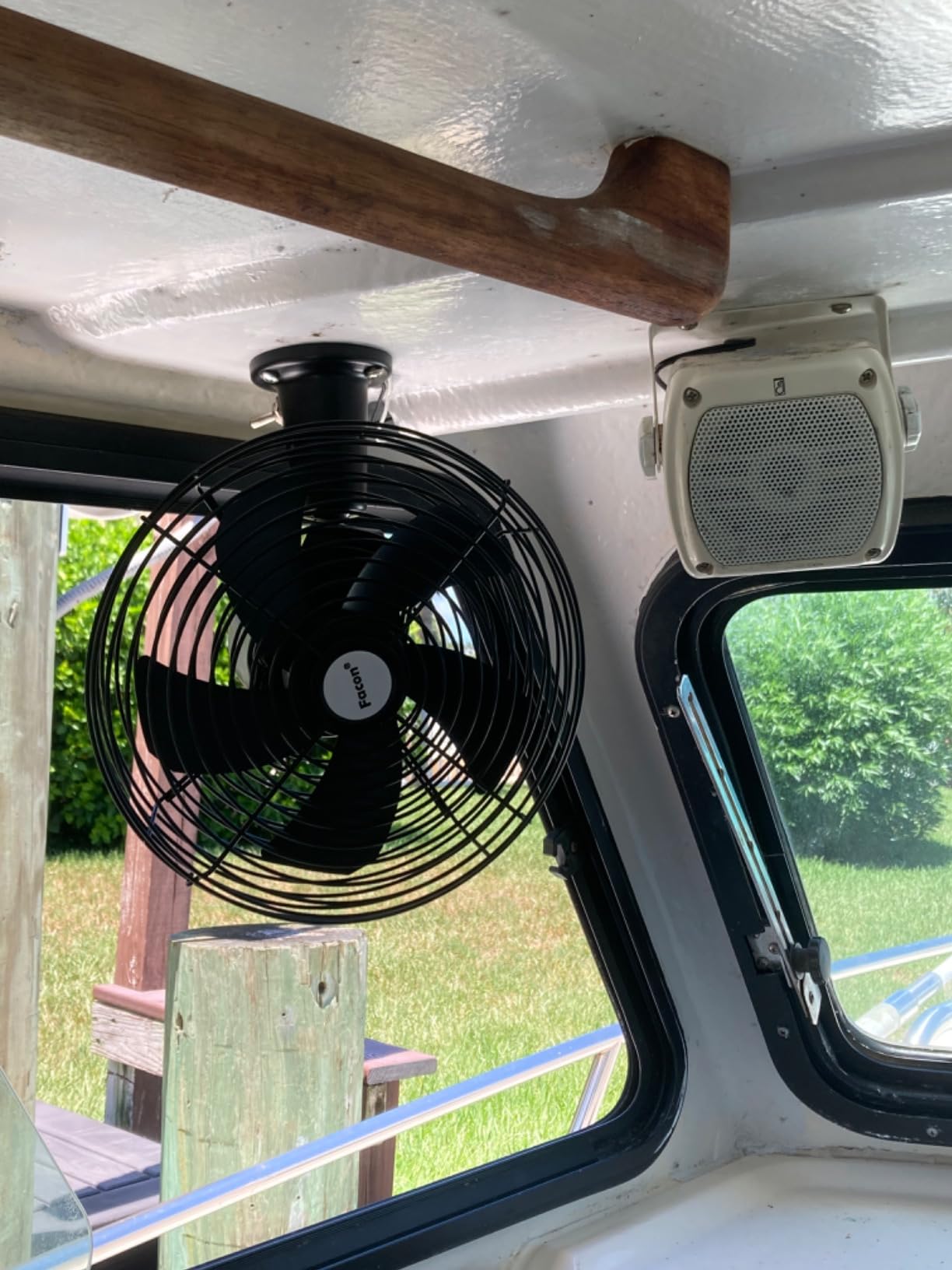 Facon 12V RV Cooling Fan with 2 Speed Switch, Dia: 8-3/4'', Heavy Duty Black Metal Car Fan, for Auto Truck, RV, Camper, Trailer, Car, Buses and Boats customer photo 2