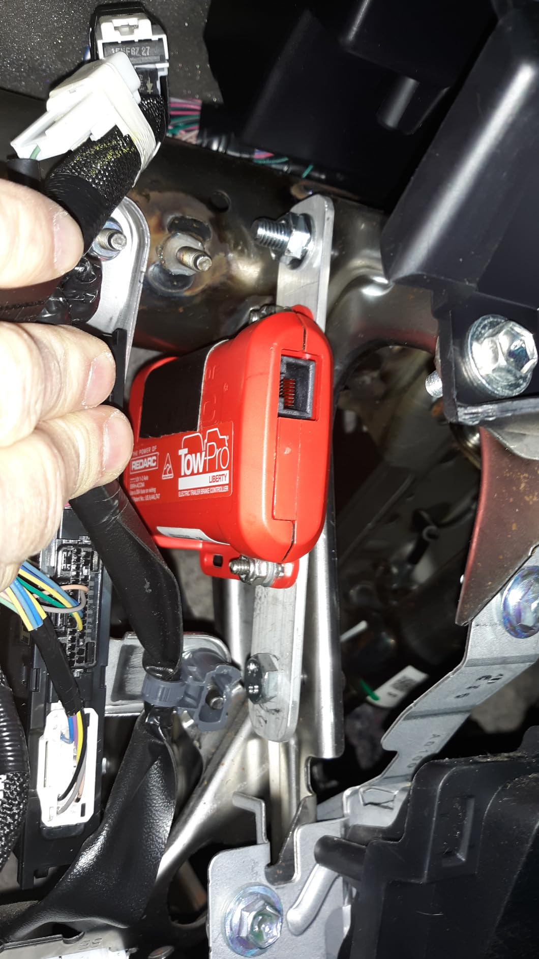 REDARC Tow-Pro Liberty Electric Trailer Brake Controller, Universal Fit for 1 to 2 Axle Cars, Trucks, SUVs, Proportional Braking, 12V Compatible to Tow RV, Camper, Trailer, Boat customer photo 2