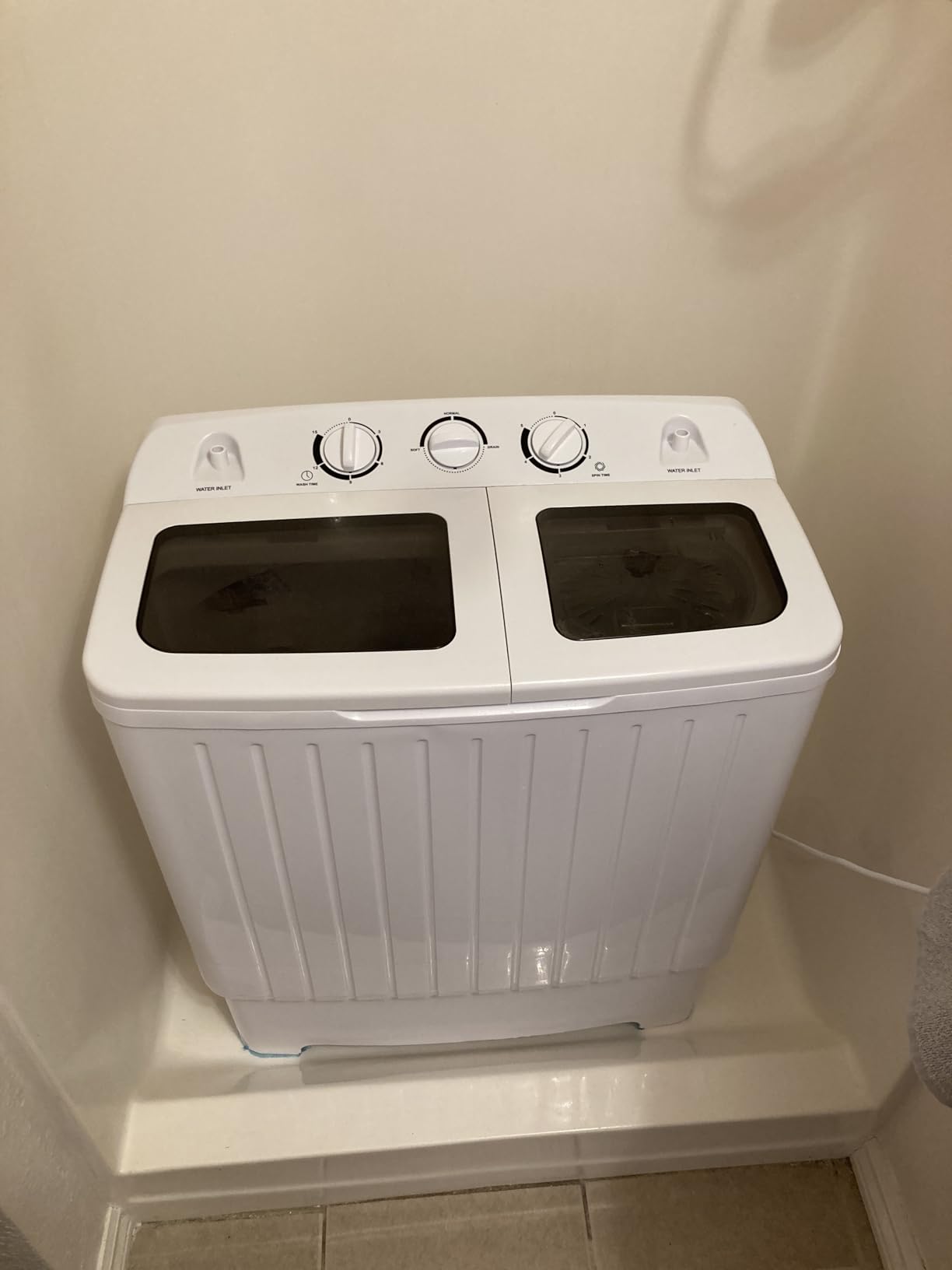 COSTWAY Portable Washing Machine, Twin Tub 20 Lbs Capacity, Compact Laundry Washer(12 Lbs) and Spinner(8 Lbs), Durable Design, Timer Control, Perfect for RV, Apartments and Dorms, Blue+White customer photo 2