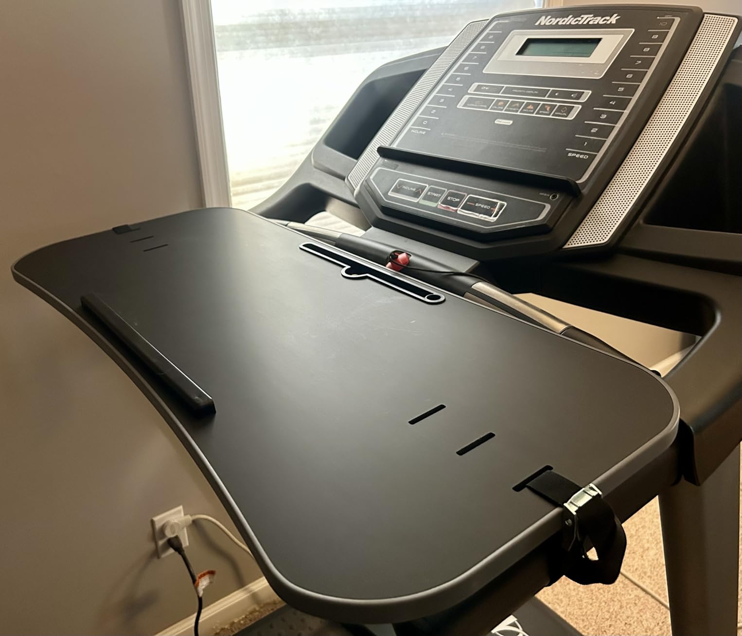 Miden Treadmill Desk Attachment, Universal Laptop Desk, Ergonomic Platform for Notebooks, Tablets, Workstation for Treadmill Handlebars up to 36 inches customer photo 1